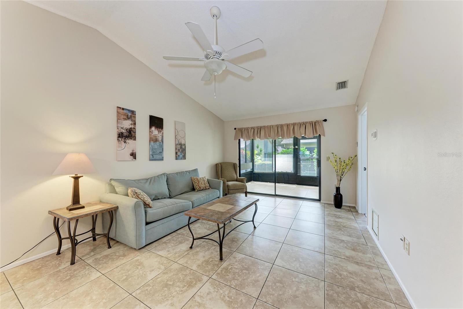 Image 17 of 31 For 2708 60th Avenue Plaza S