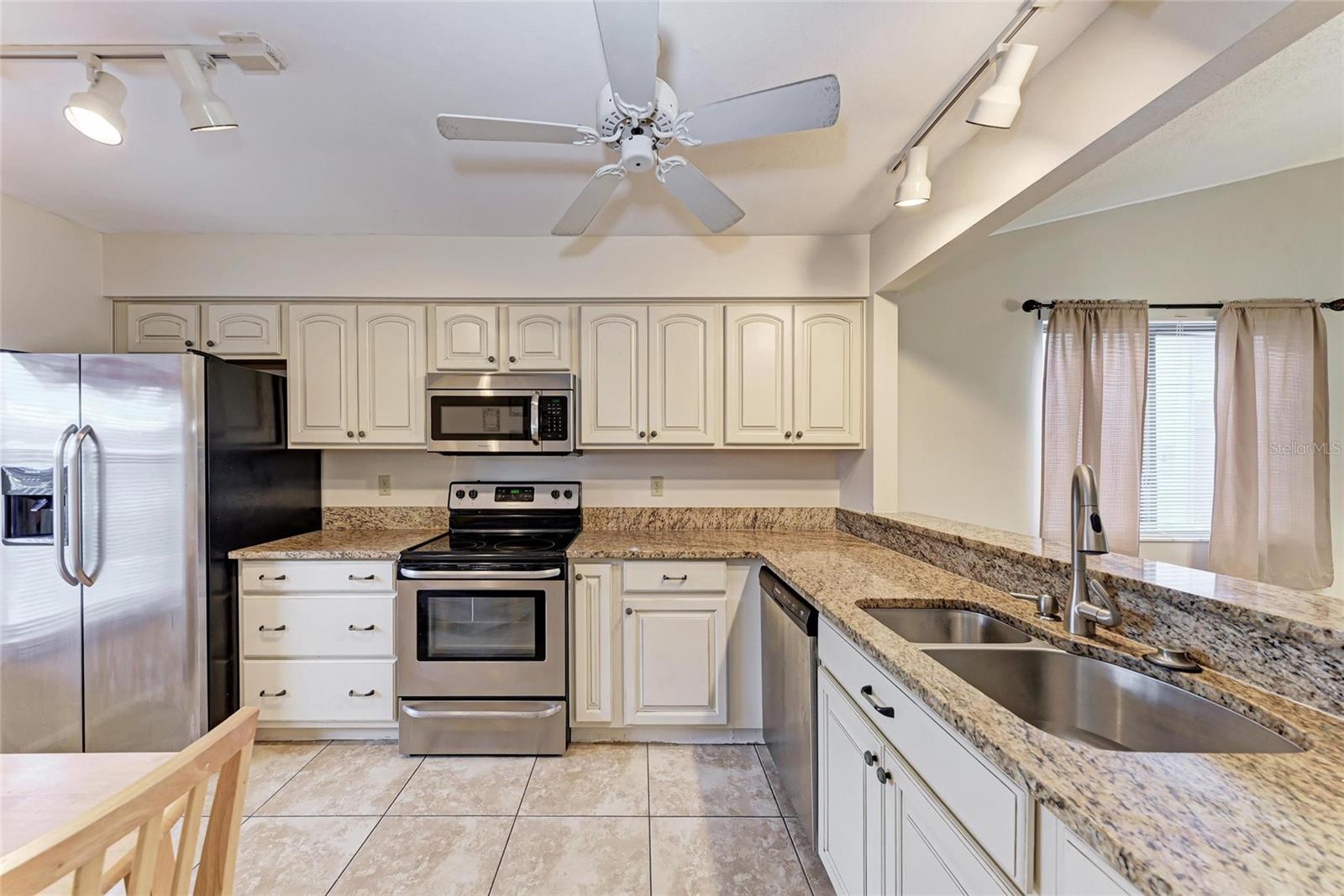 Image 6 of 31 For 2708 60th Avenue Plaza S