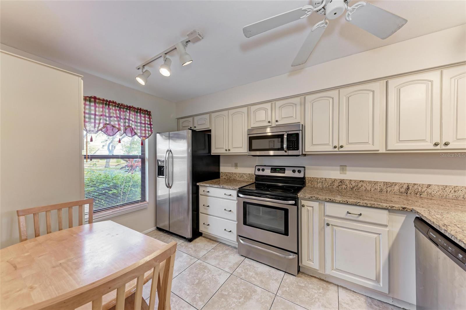 Image 7 of 31 For 2708 60th Avenue Plaza S