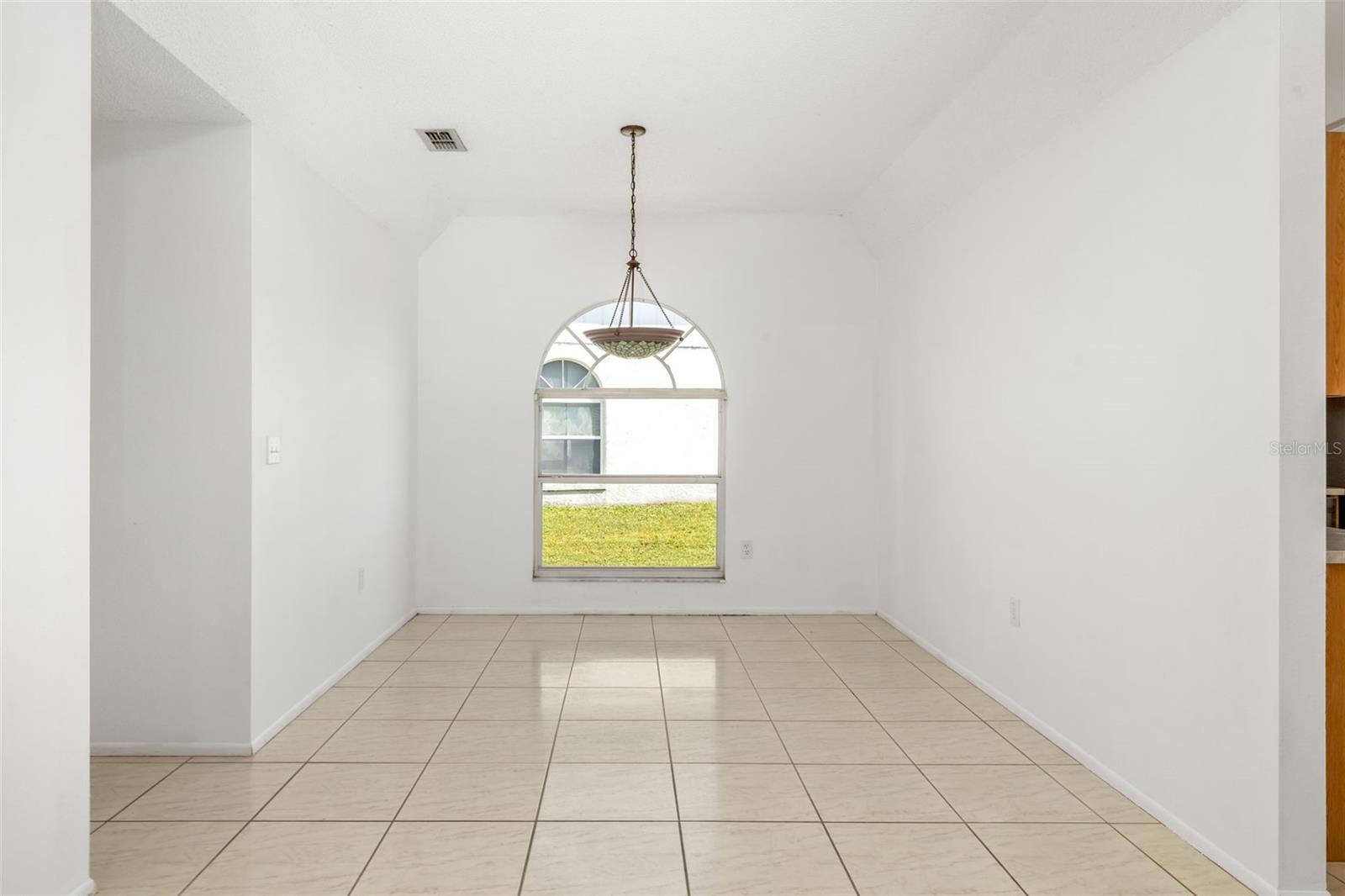 Image 10 of 22 For 4412 11th Avenue E