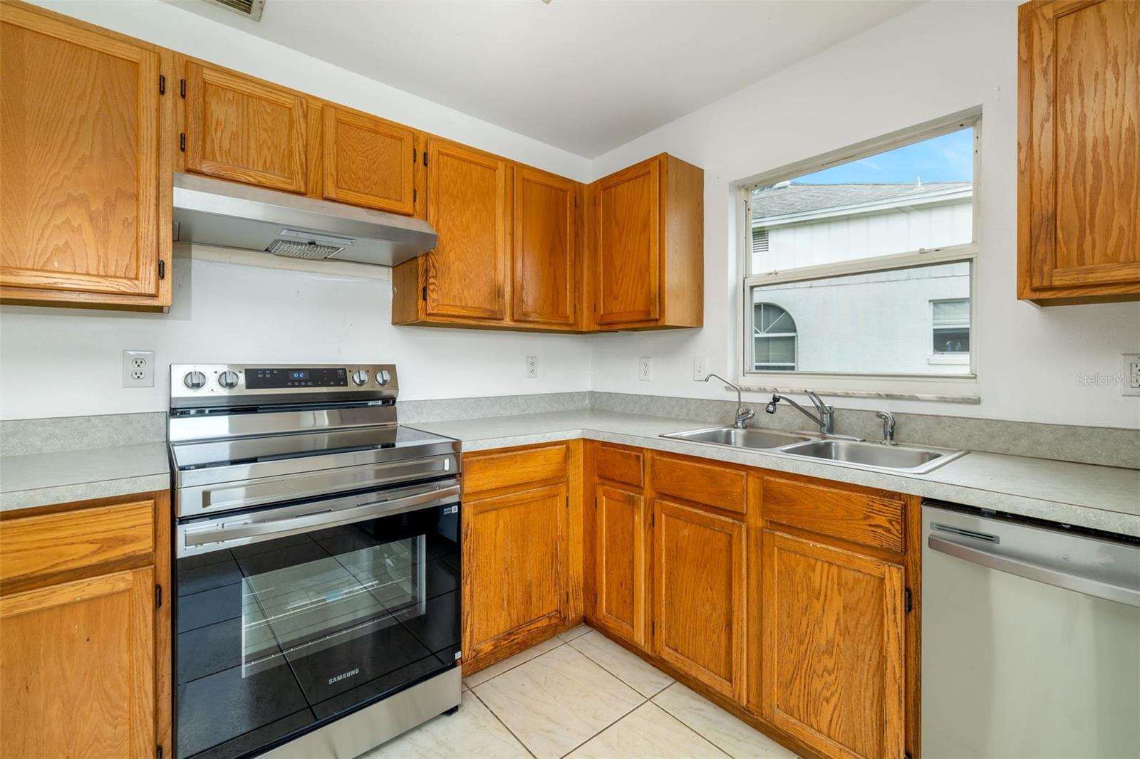 Image 21 of 22 For 4412 11th Avenue E