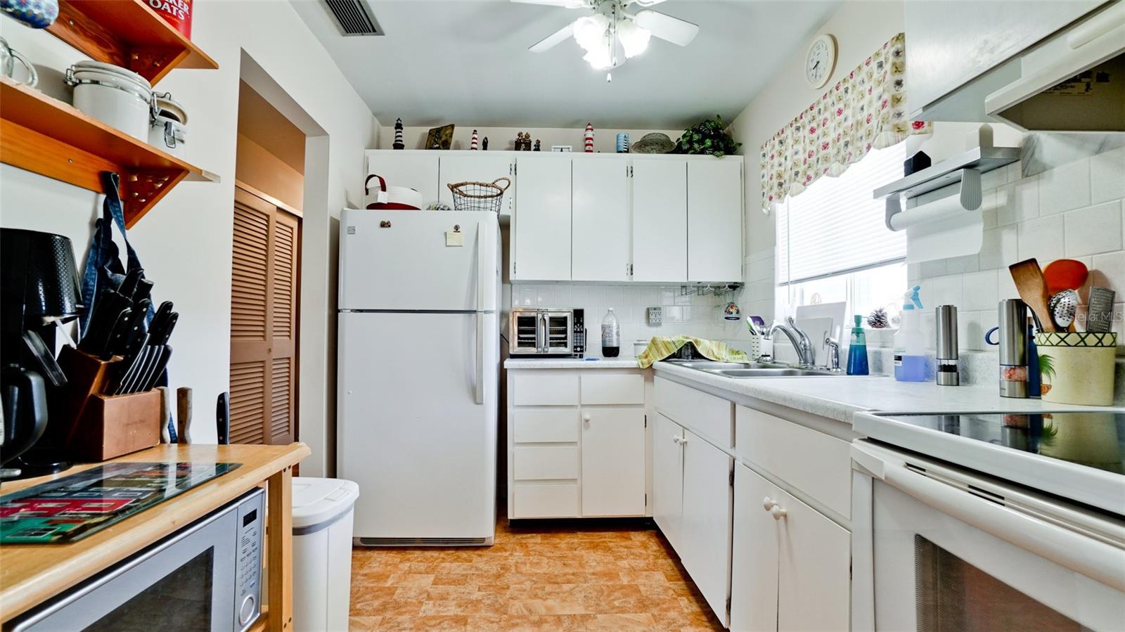 Image 12 of 40 For 1633 Leisure Drive M37