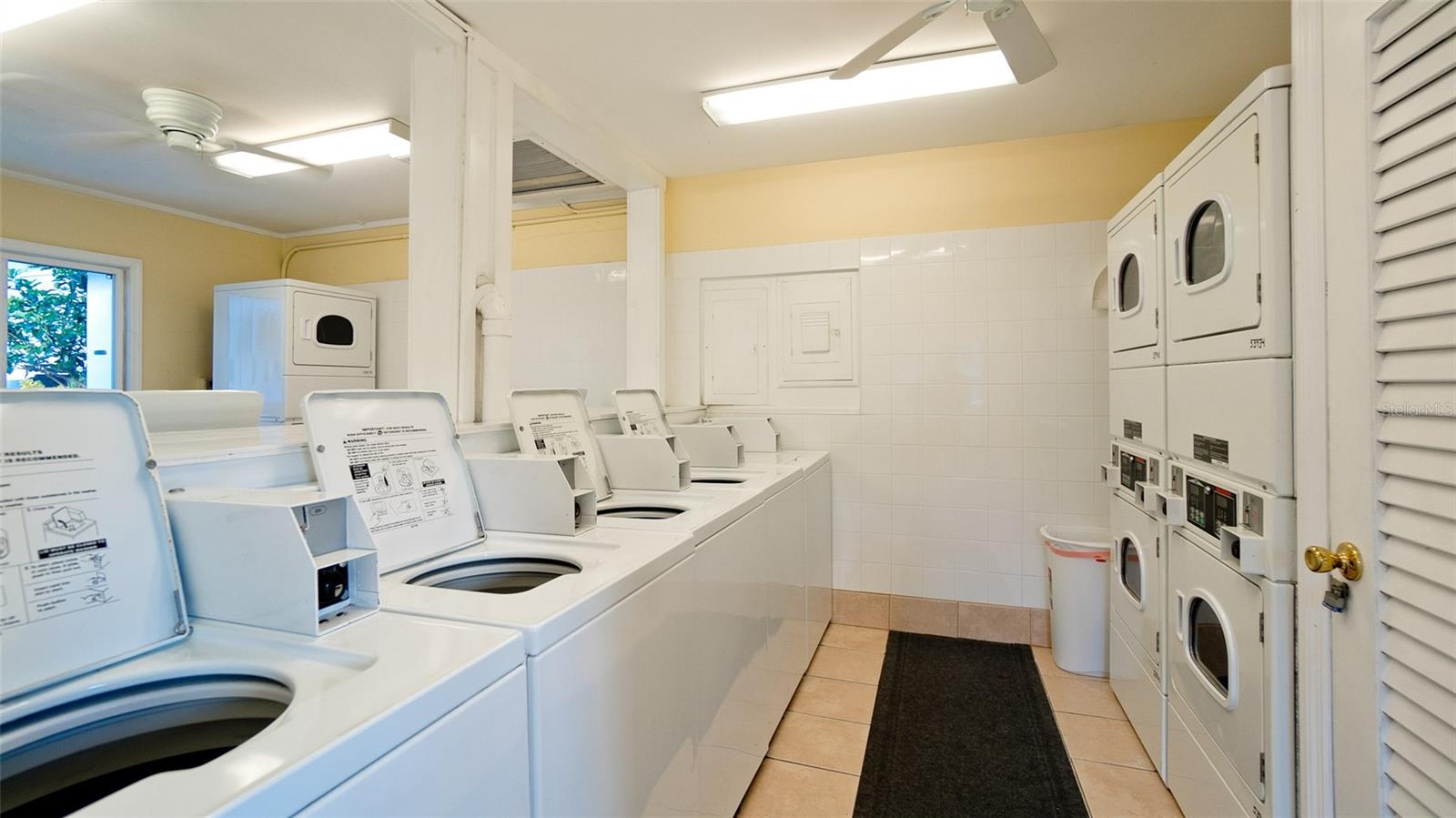 Image 25 of 40 For 1633 Leisure Drive M37