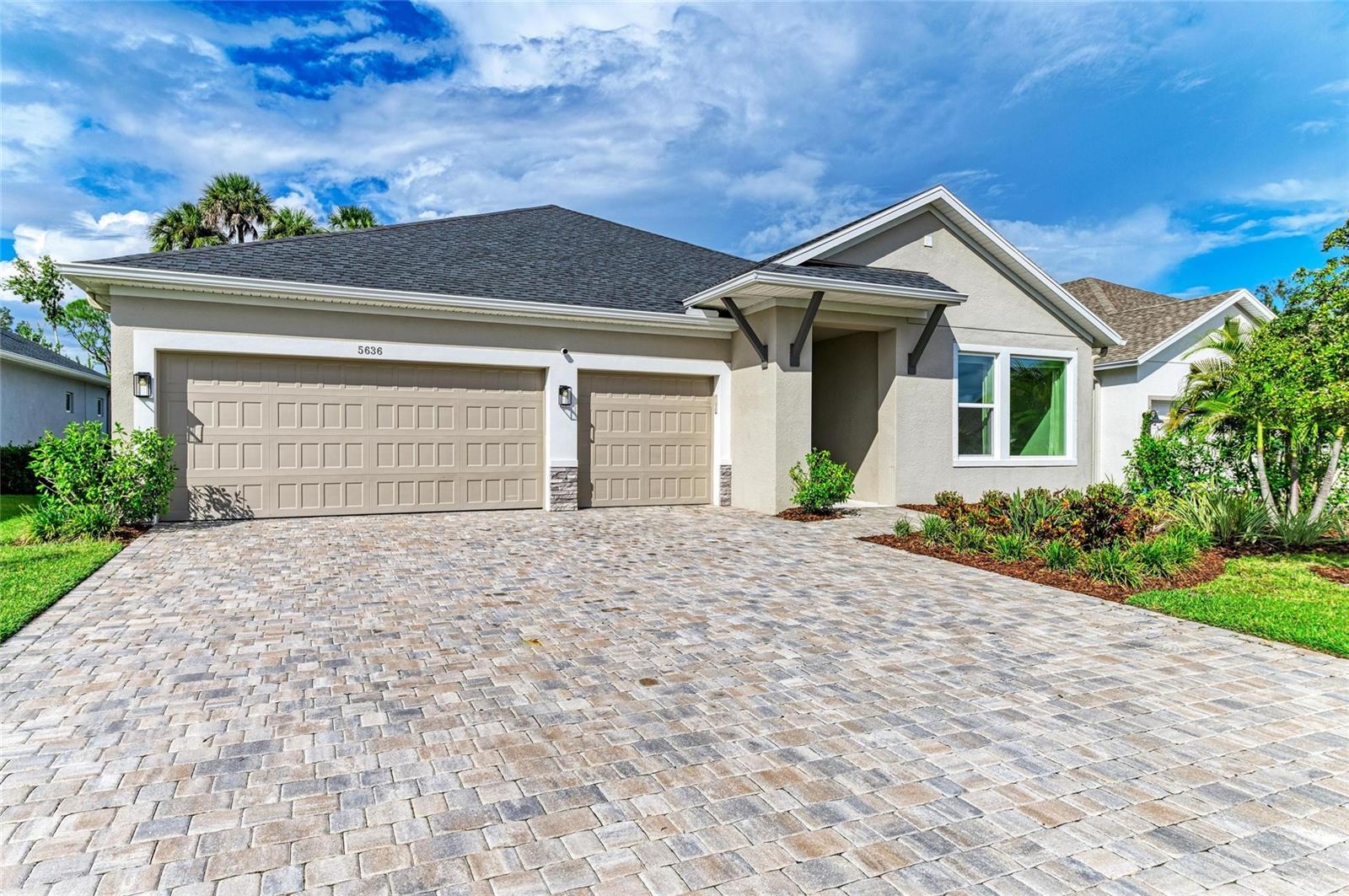 Image 4 of 55 For 5636 Trevesta Place
