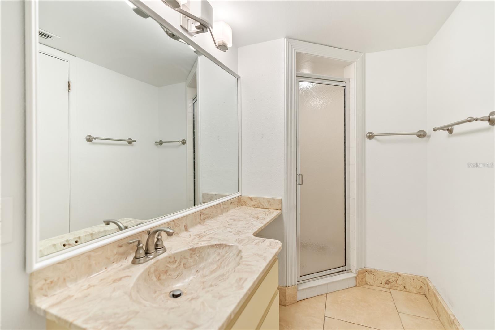 Image 17 of 41 For 5400 34th Street W D12
