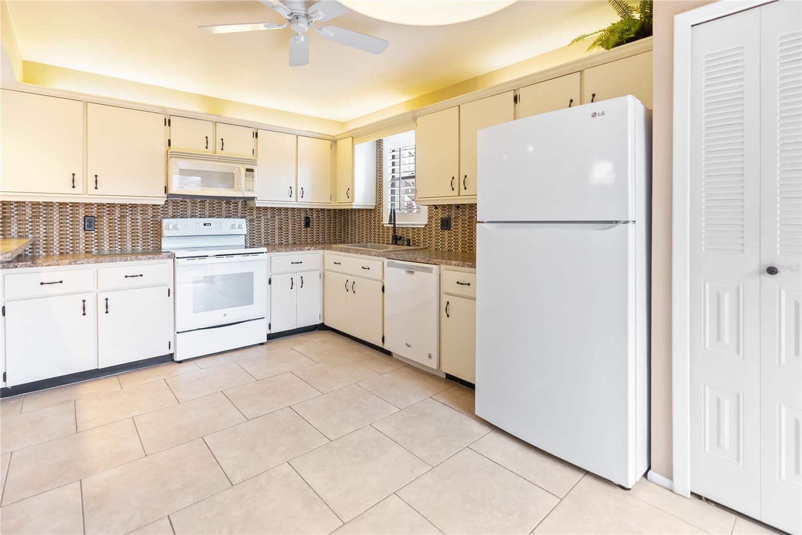 Image 7 of 41 For 5400 34th Street W D12
