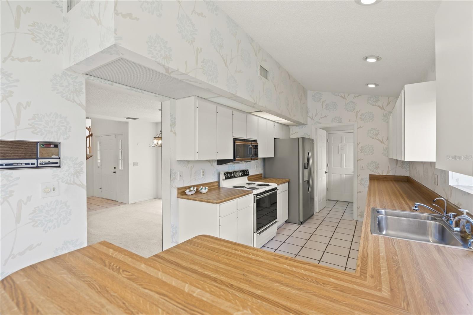 Image 12 of 43 For 7475 Oak Moss Drive 20