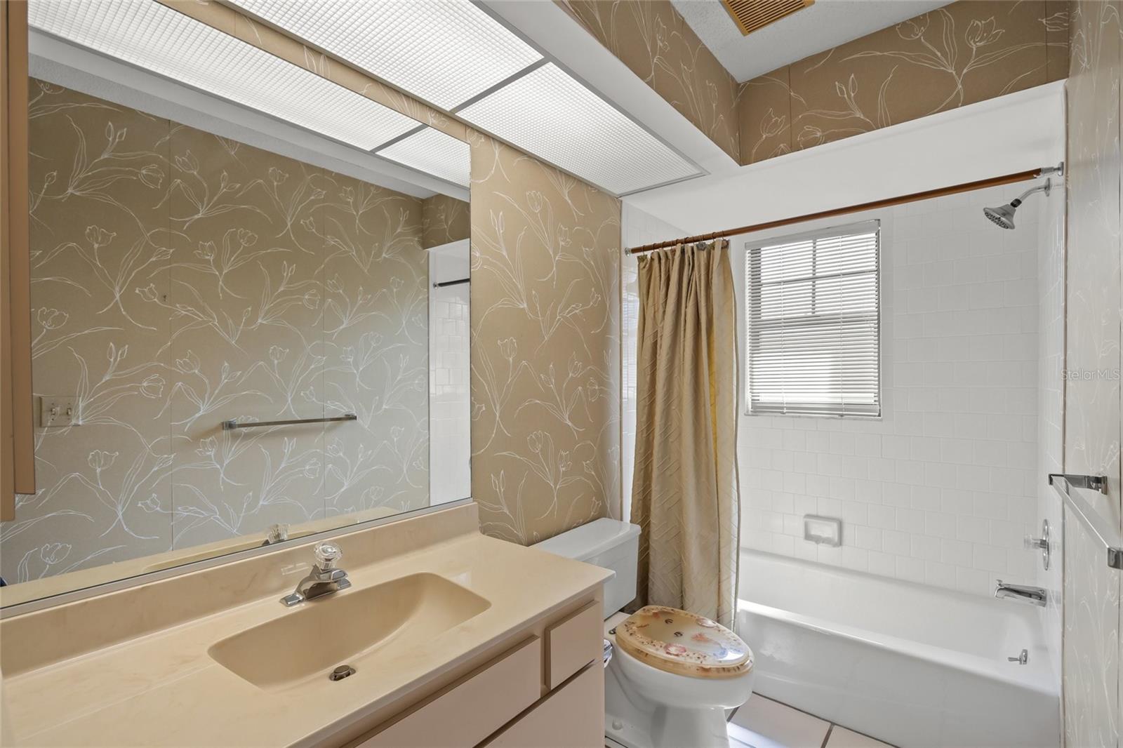 Image 22 of 43 For 7475 Oak Moss Drive 20