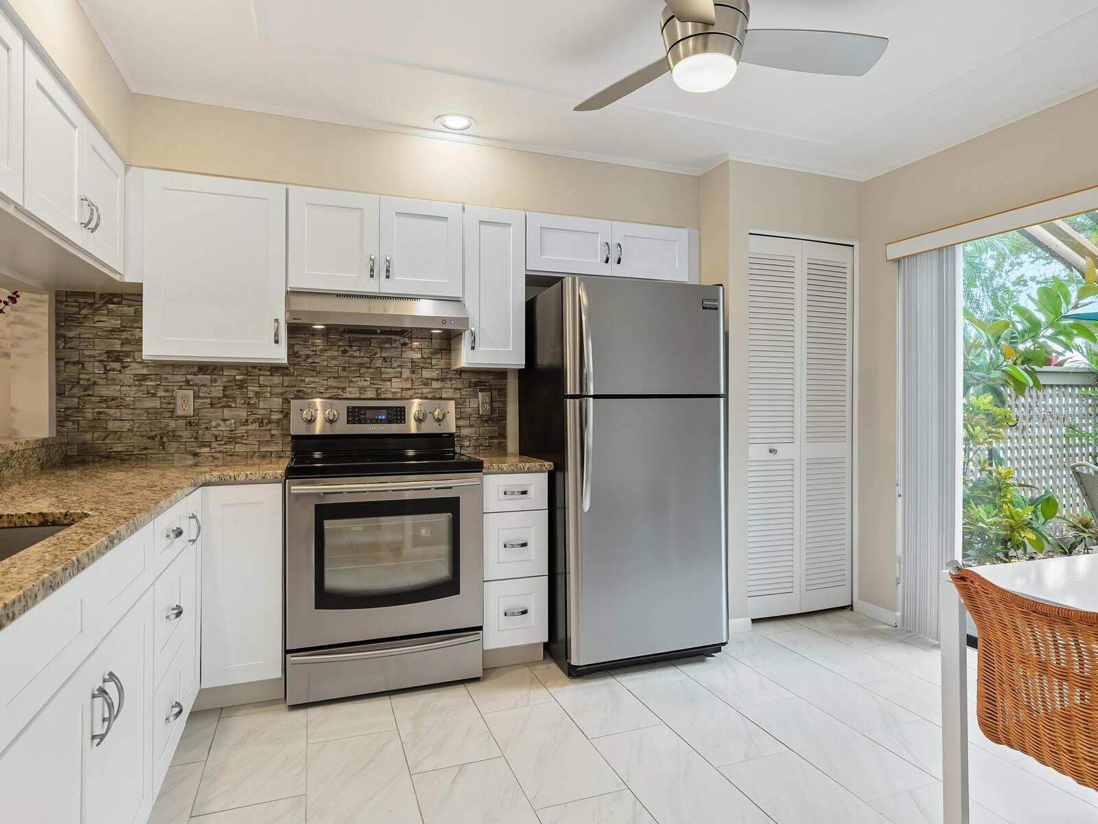 Image 10 of 38 For 5527 Kingsmere  36