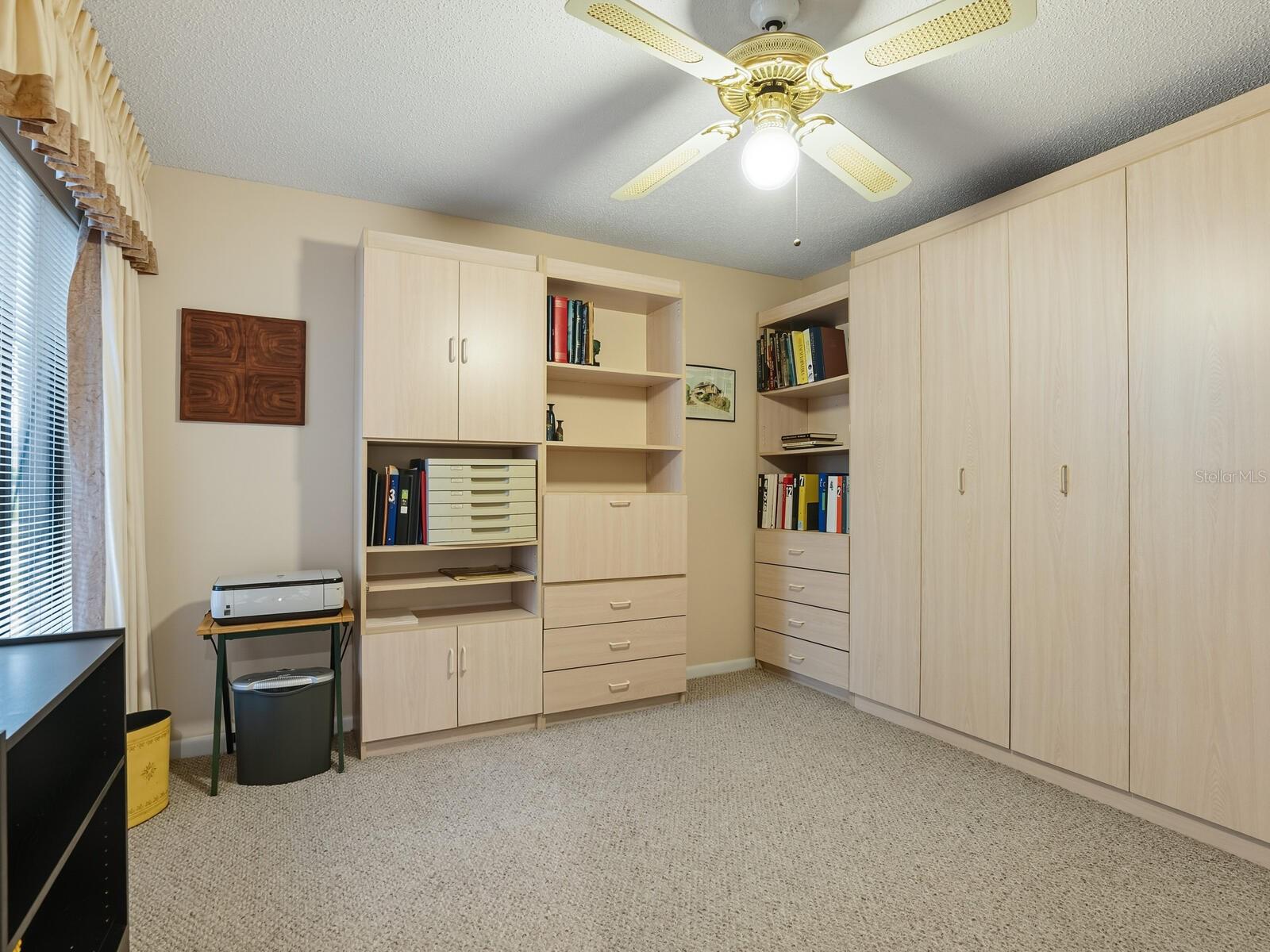 Image 18 of 38 For 5527 Kingsmere  36