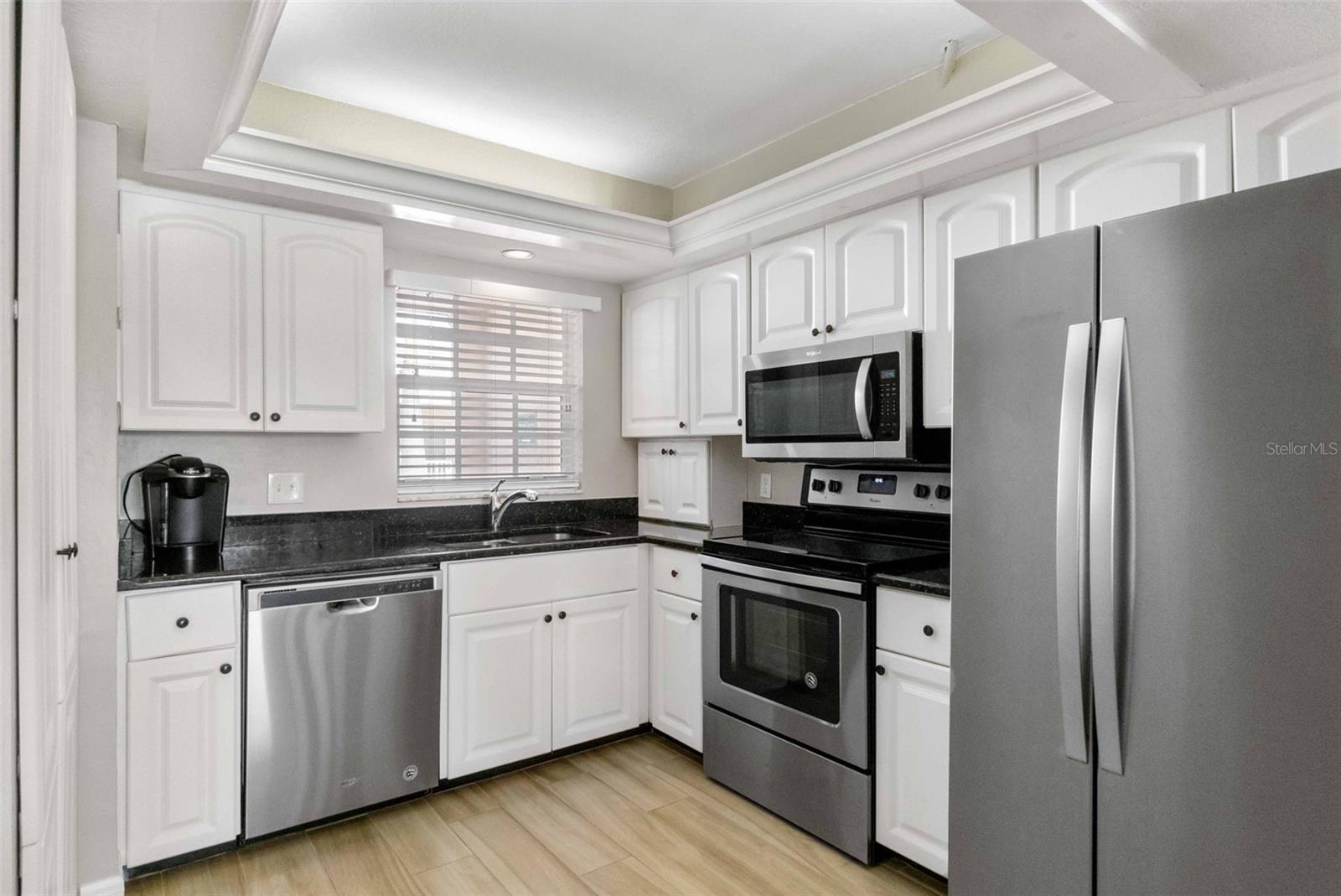 Image 15 of 28 For 5970 Midnight Pass Road 177