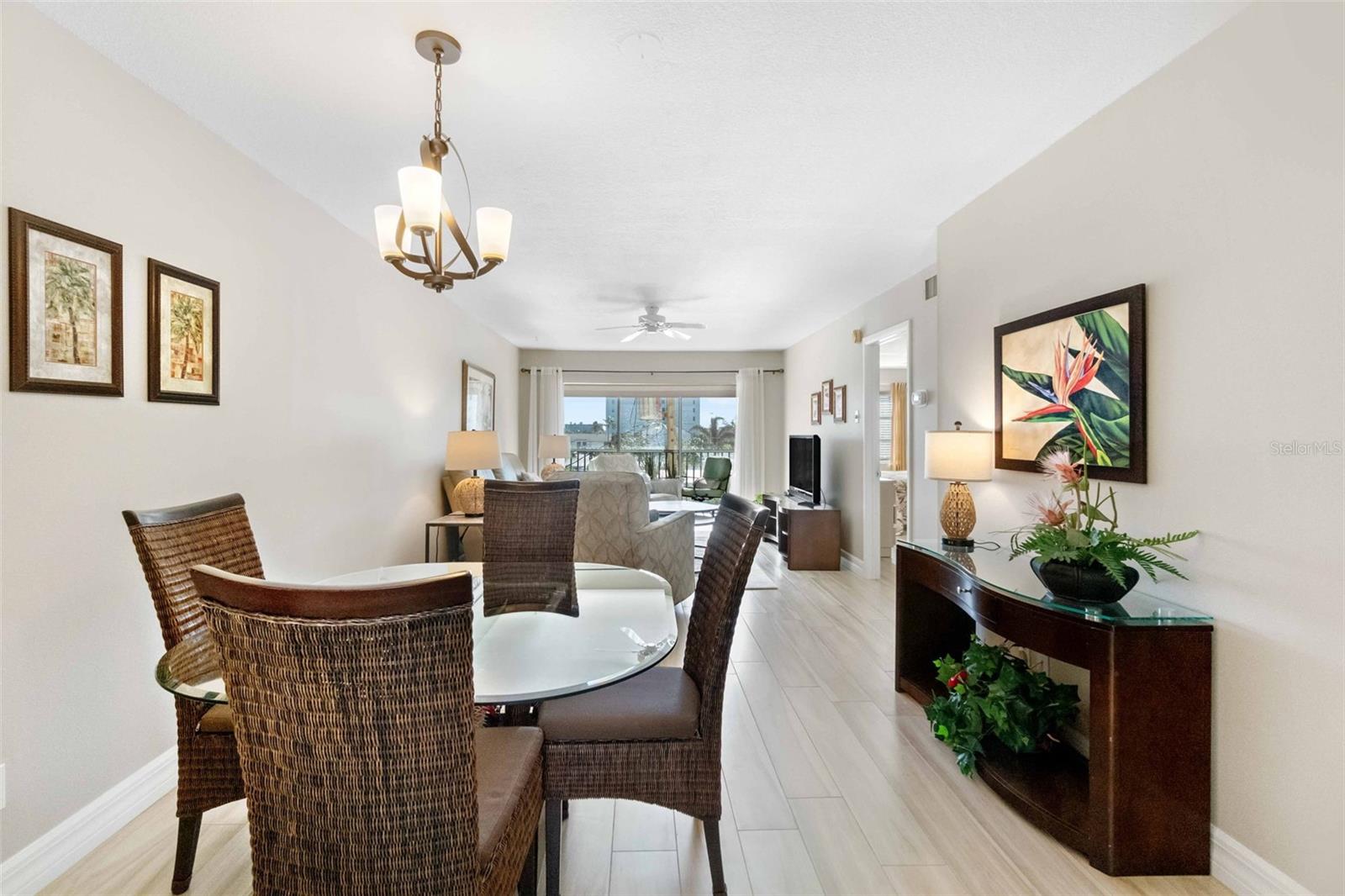 Image 17 of 28 For 5970 Midnight Pass Road 177