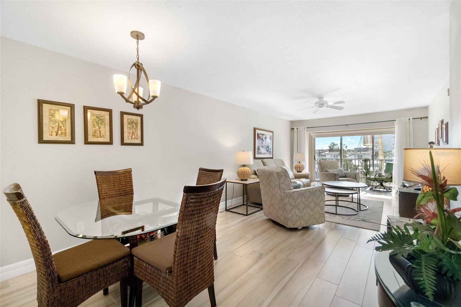 Image 18 of 28 For 5970 Midnight Pass Road 177