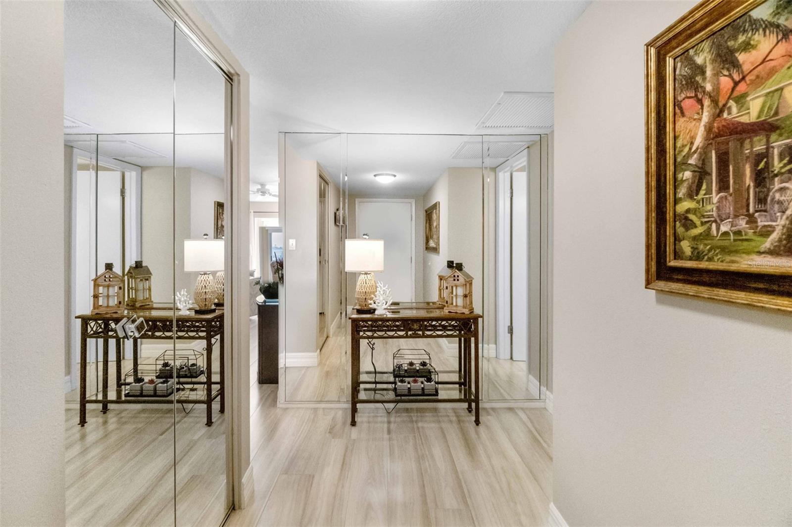 Image 20 of 28 For 5970 Midnight Pass Road 177