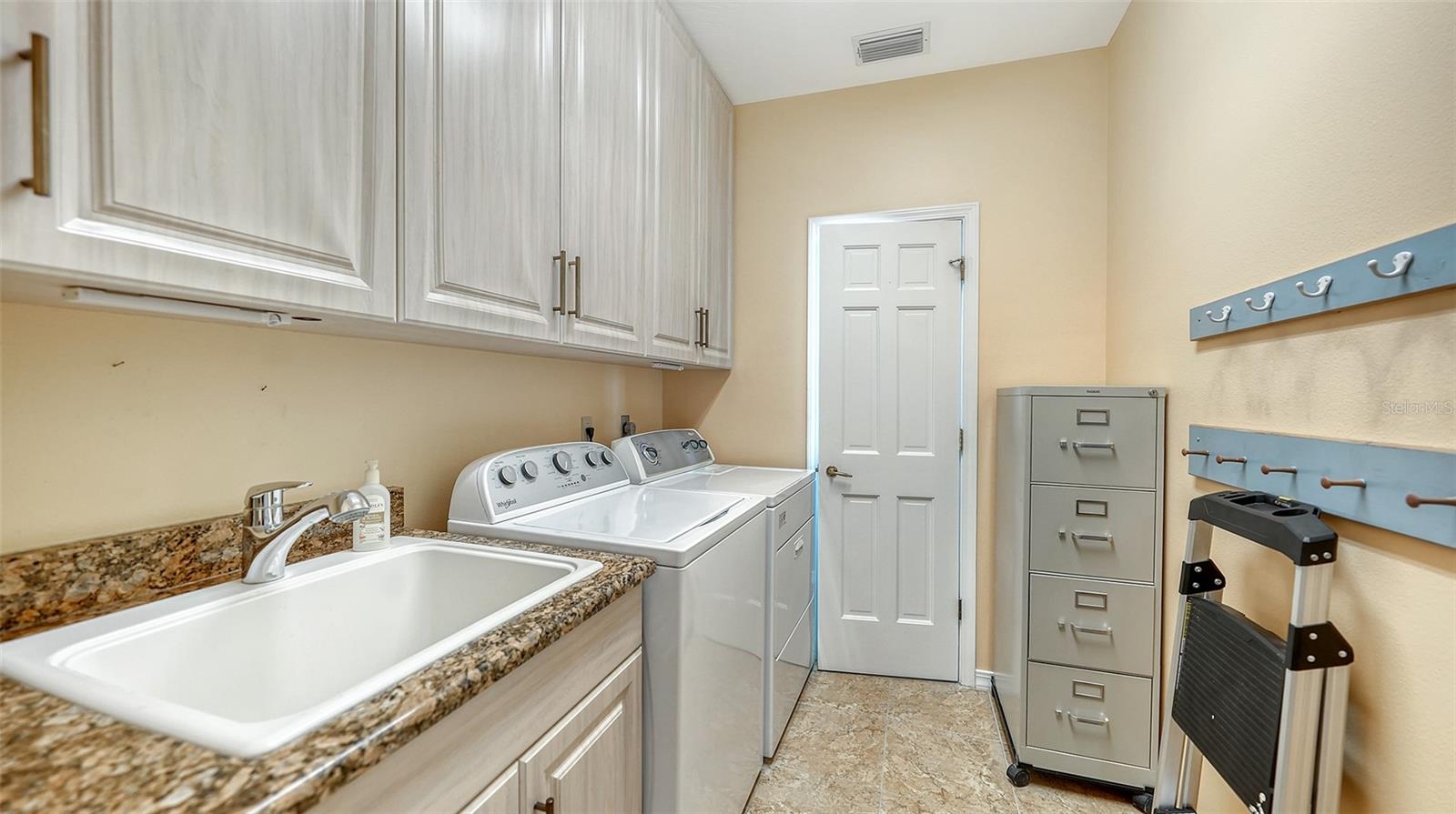 Image 26 of 63 For 7401 Hemlock Lane