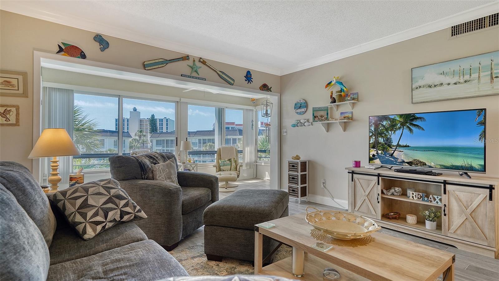 Image 11 of 58 For 4380 Exeter Drive 303