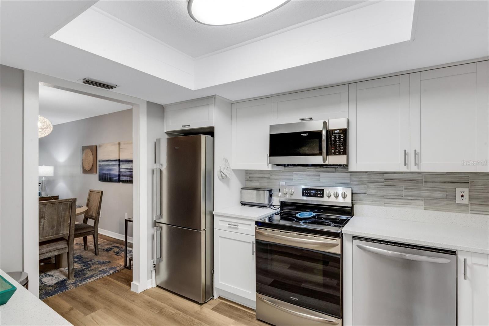 Image 11 of 37 For 3118 Lake Bayshore Drive O216