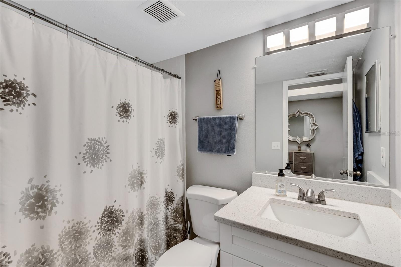 Image 16 of 37 For 3118 Lake Bayshore Drive O216