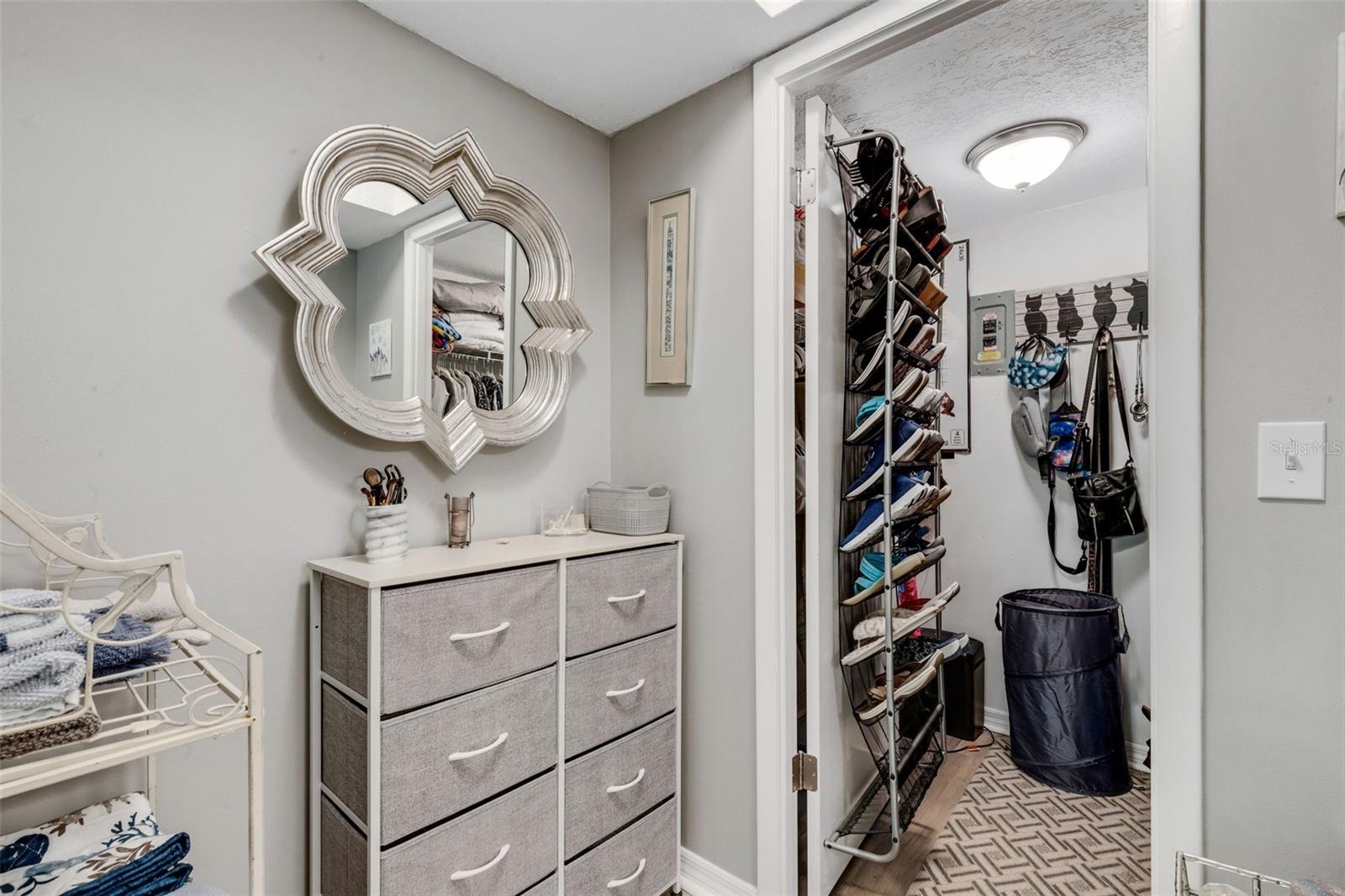 Image 17 of 37 For 3118 Lake Bayshore Drive O216