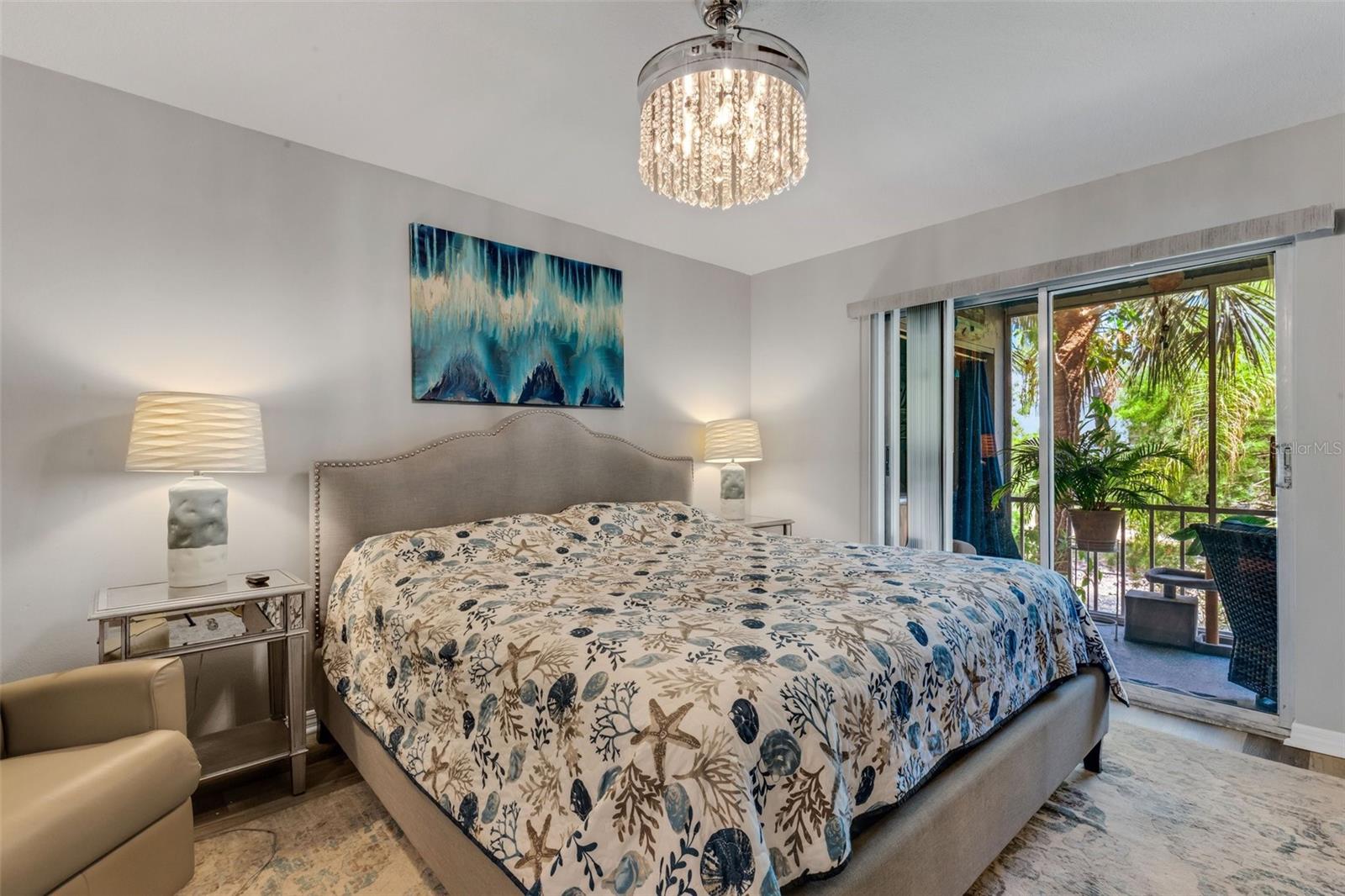 Image 19 of 37 For 3118 Lake Bayshore Drive O216