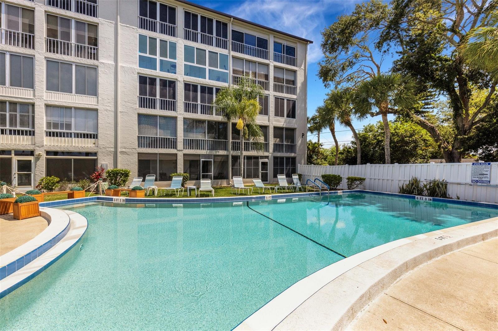 Image 29 of 37 For 3118 Lake Bayshore Drive O216