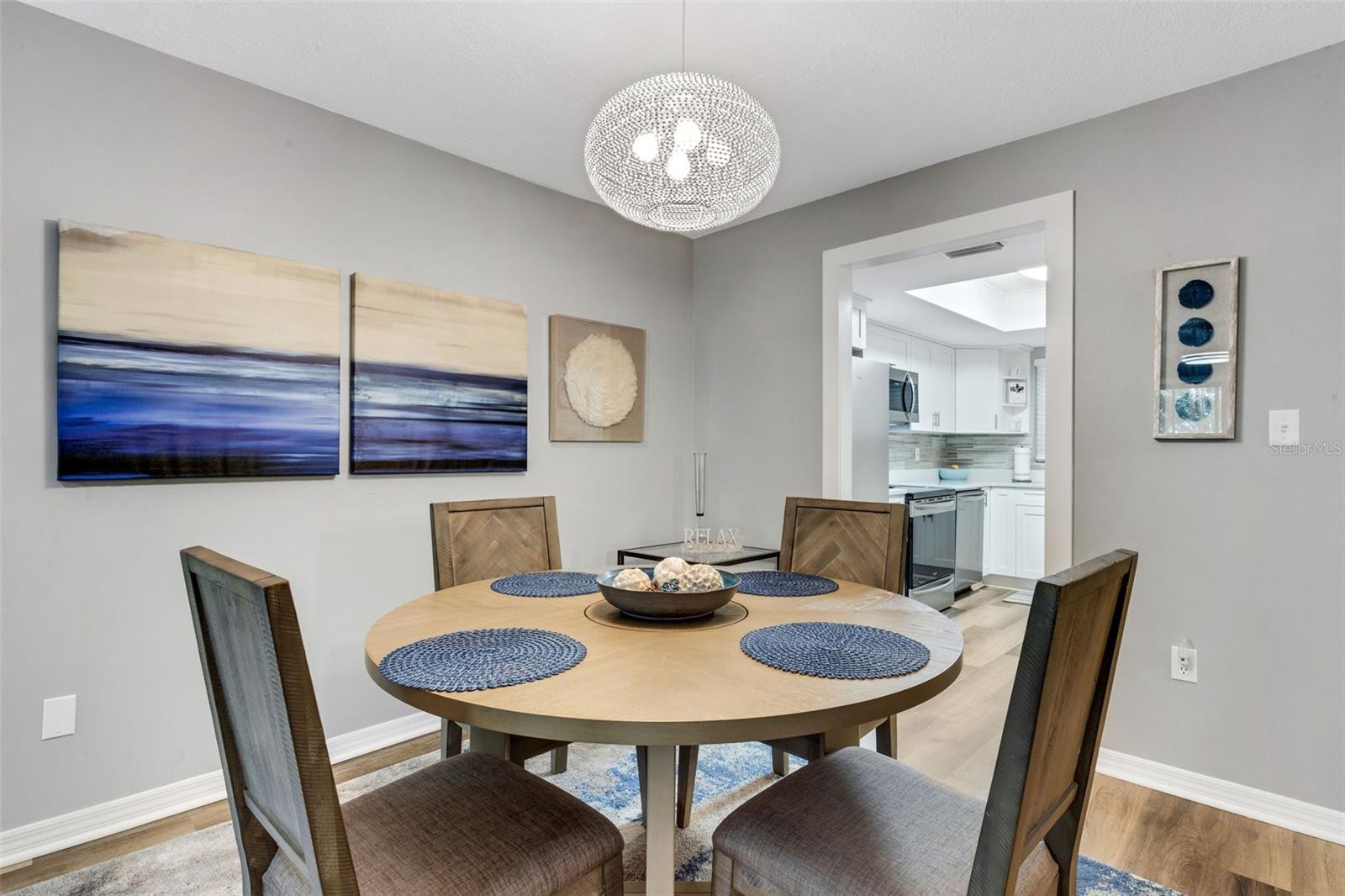 Image 4 of 37 For 3118 Lake Bayshore Drive O216