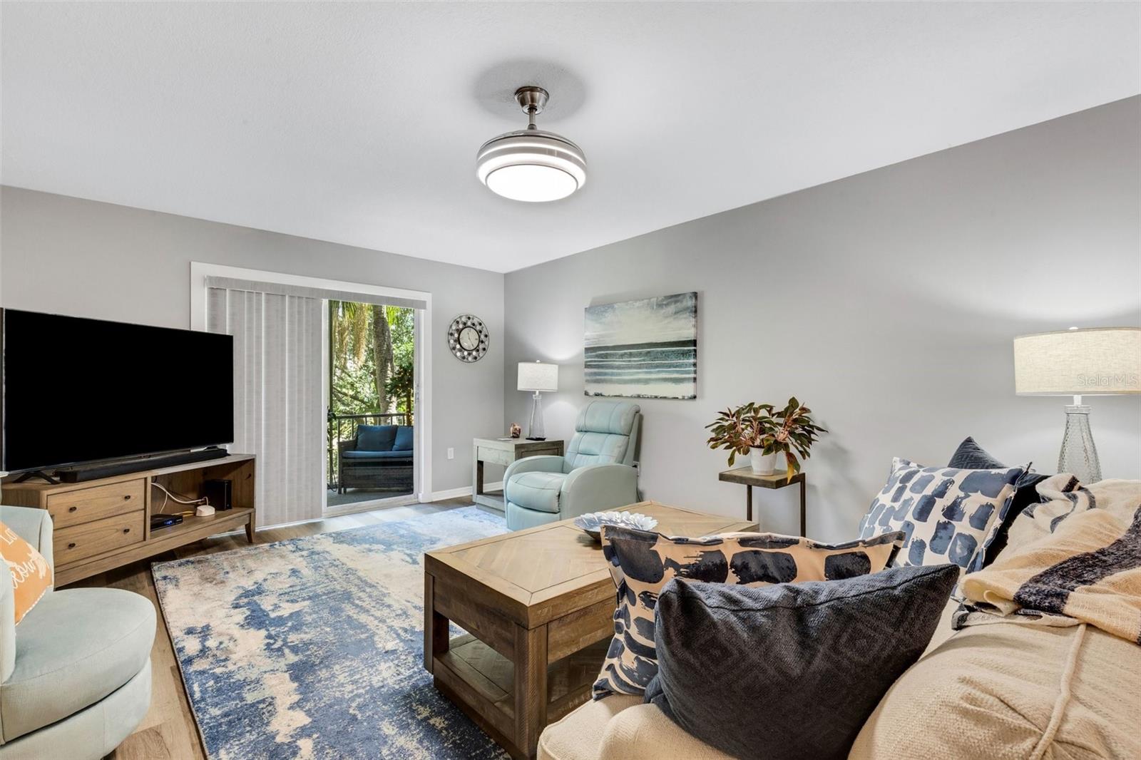 Image 7 of 37 For 3118 Lake Bayshore Drive O216