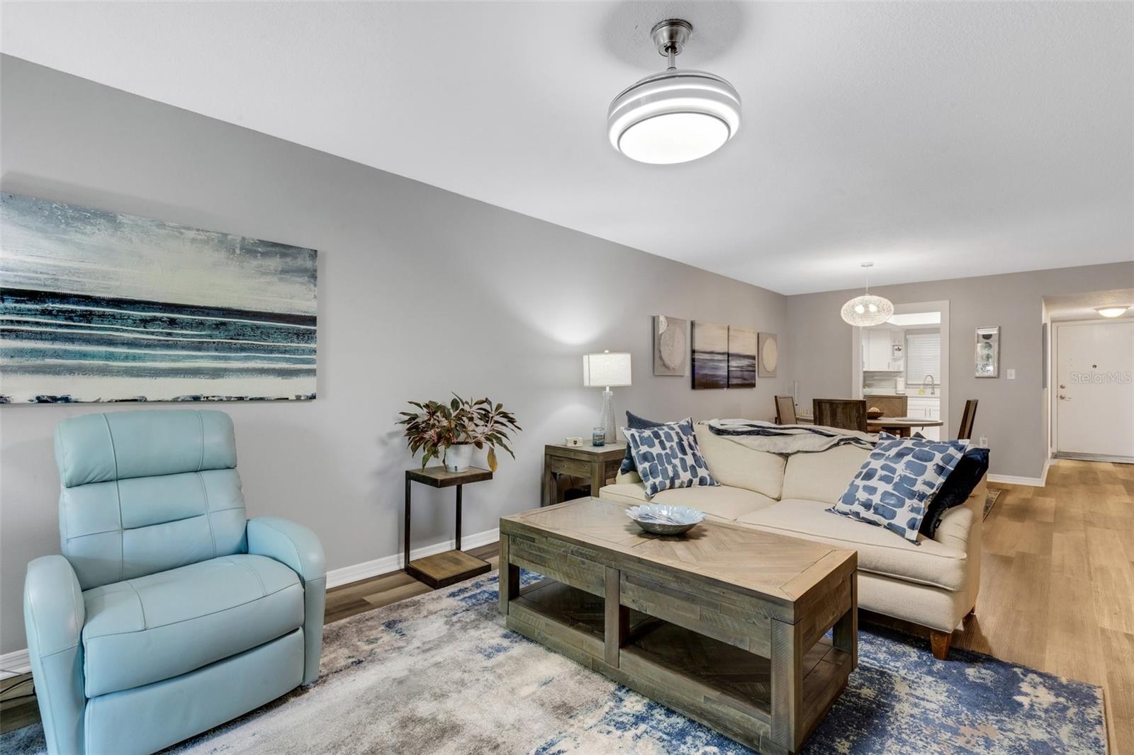 Image 8 of 37 For 3118 Lake Bayshore Drive O216