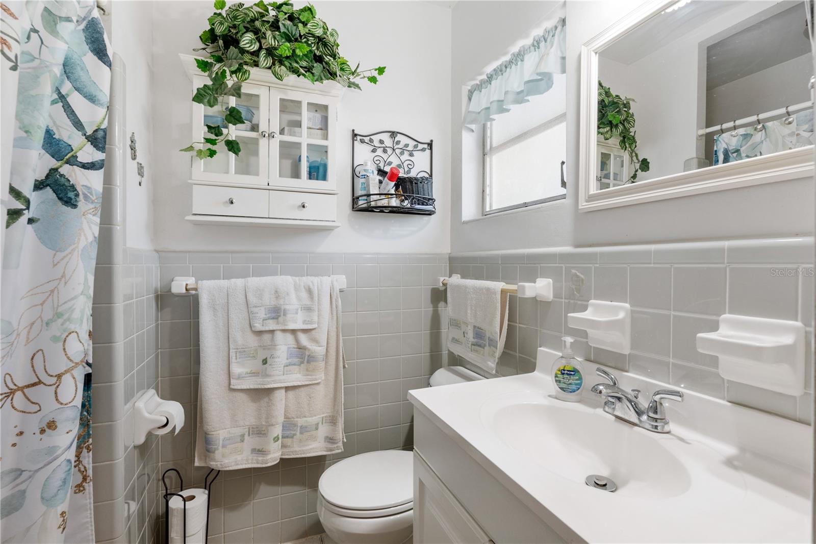 Image 15 of 38 For 2707 27th Avenue Drive W