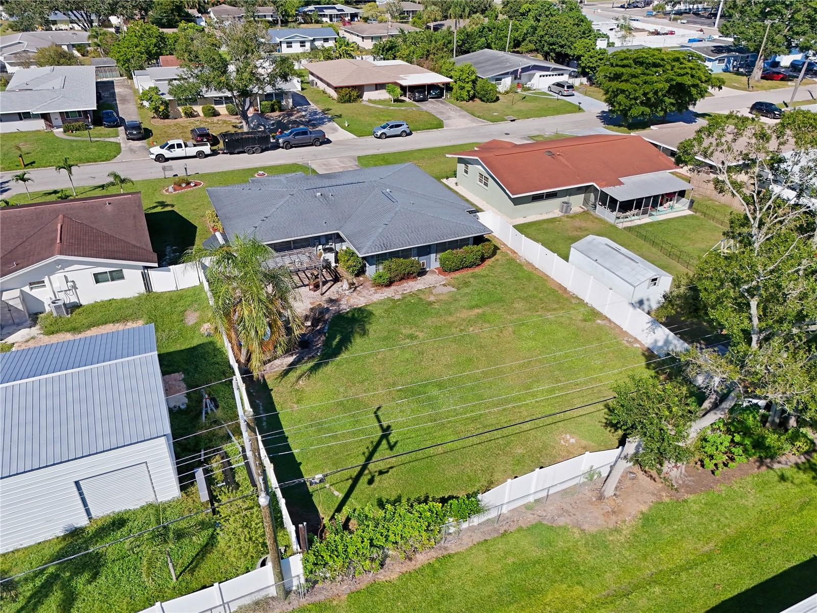 Image 33 of 38 For 2707 27th Avenue Drive W