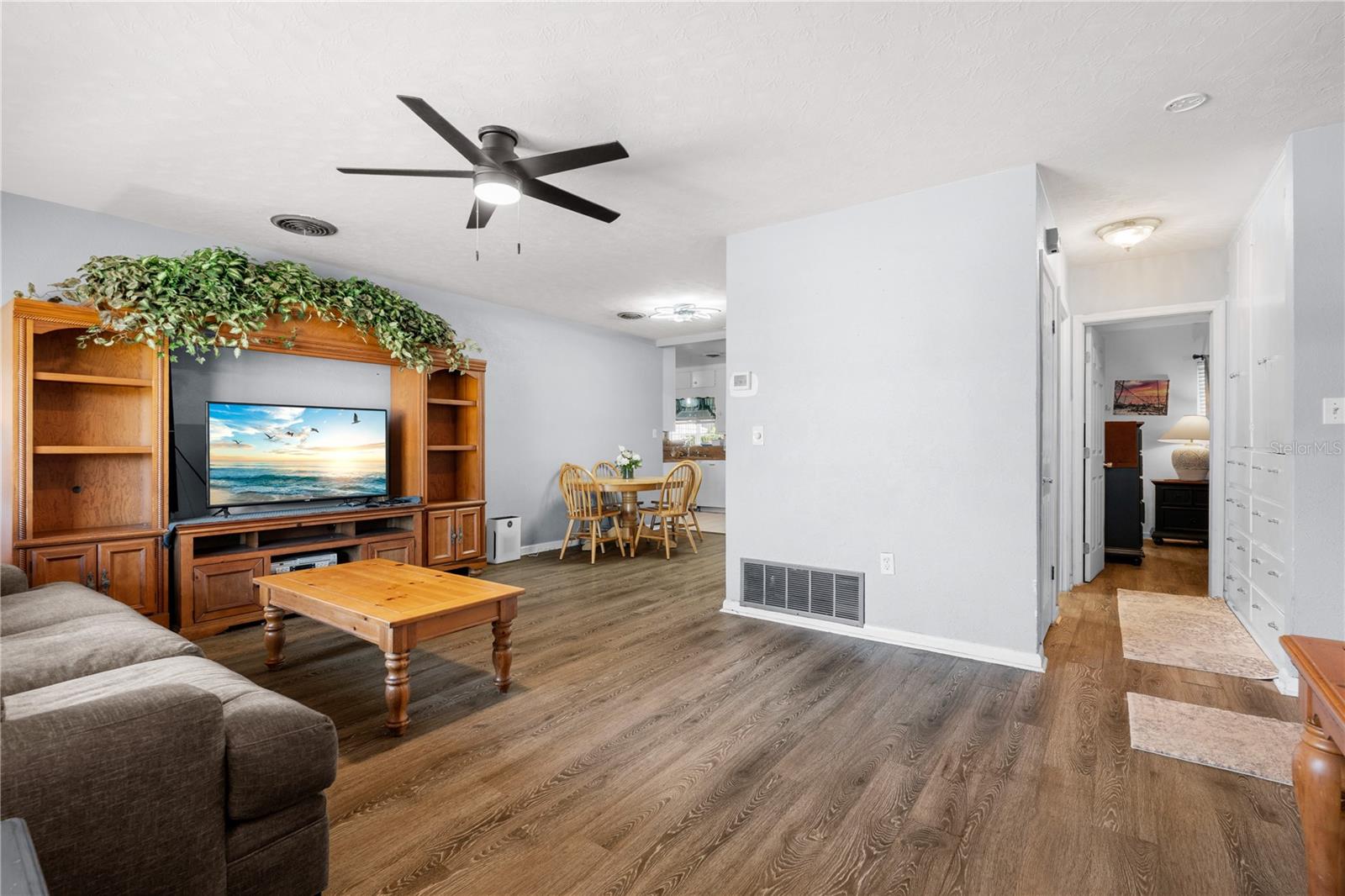 Image 5 of 38 For 2707 27th Avenue Drive W