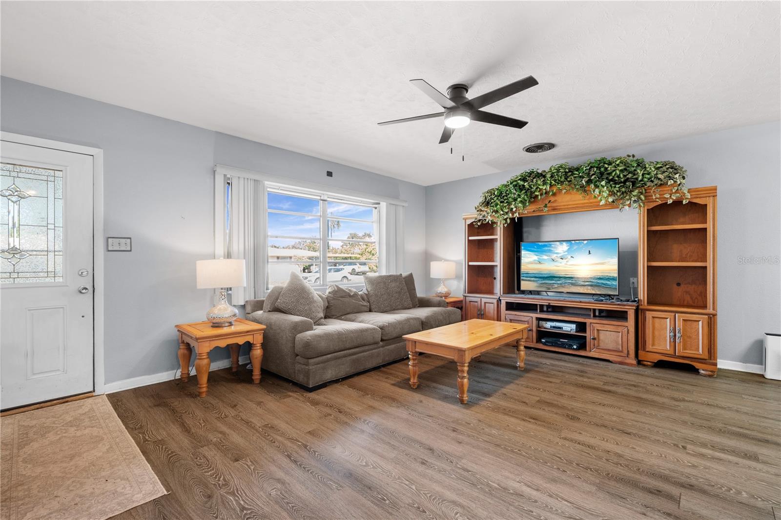 Image 6 of 38 For 2707 27th Avenue Drive W