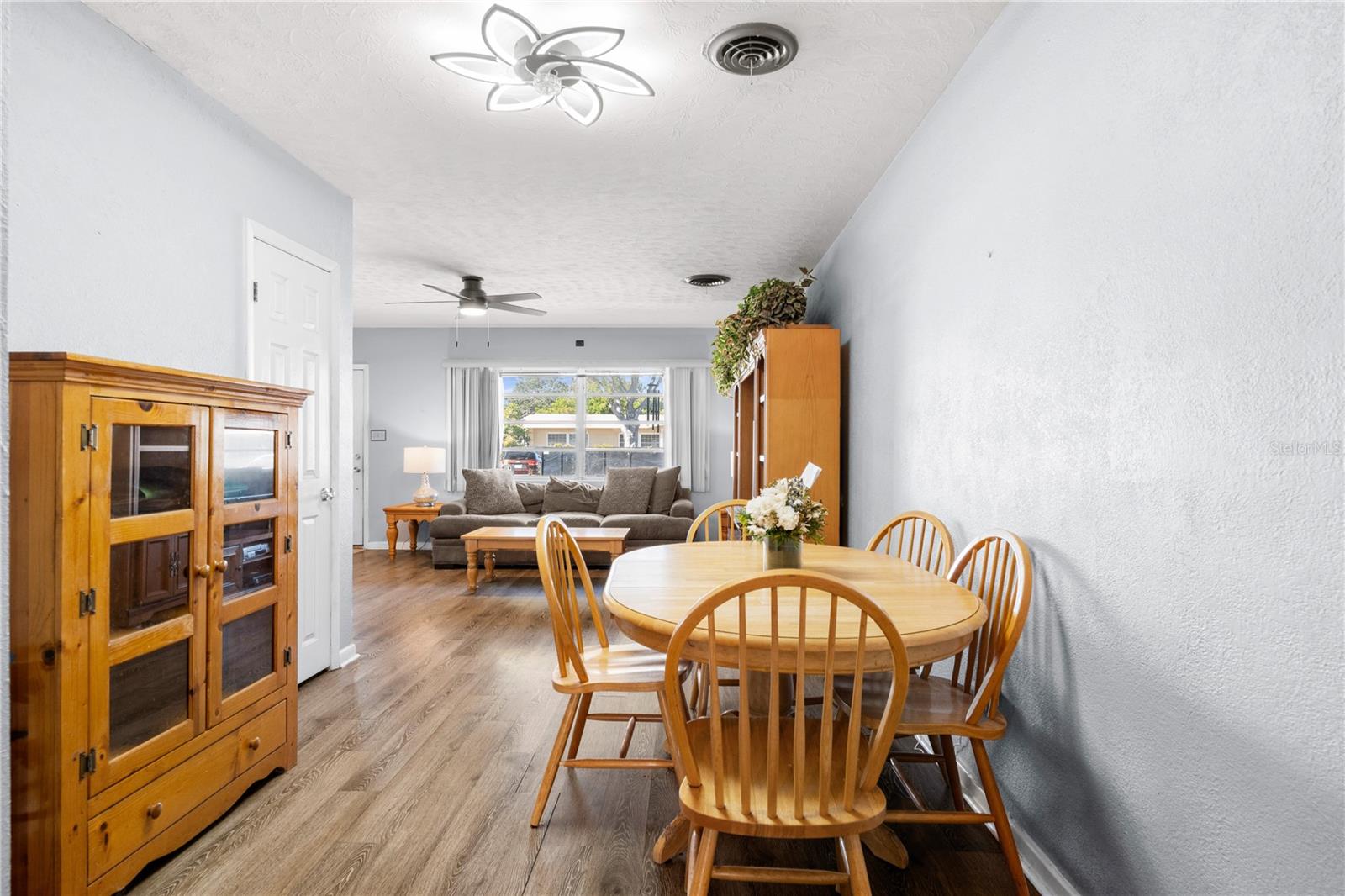 Image 9 of 38 For 2707 27th Avenue Drive W