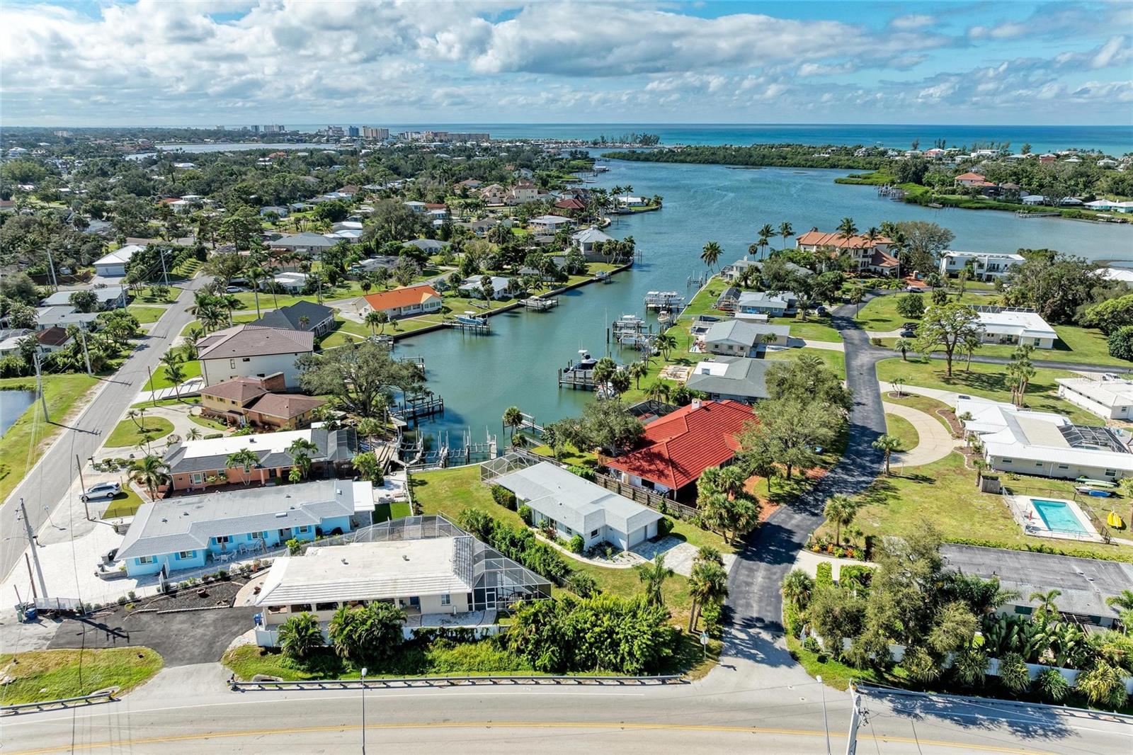 Image 11 of 99 For 136 Bayview Drive