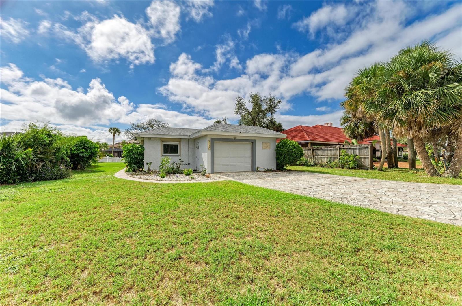 Image 14 of 99 For 136 Bayview Drive