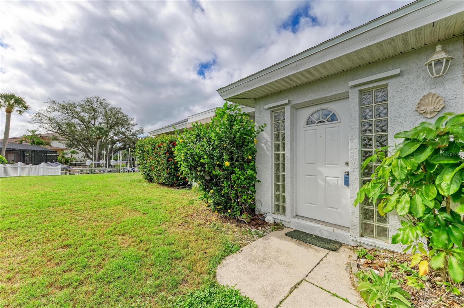 Image 18 of 99 For 136 Bayview Drive