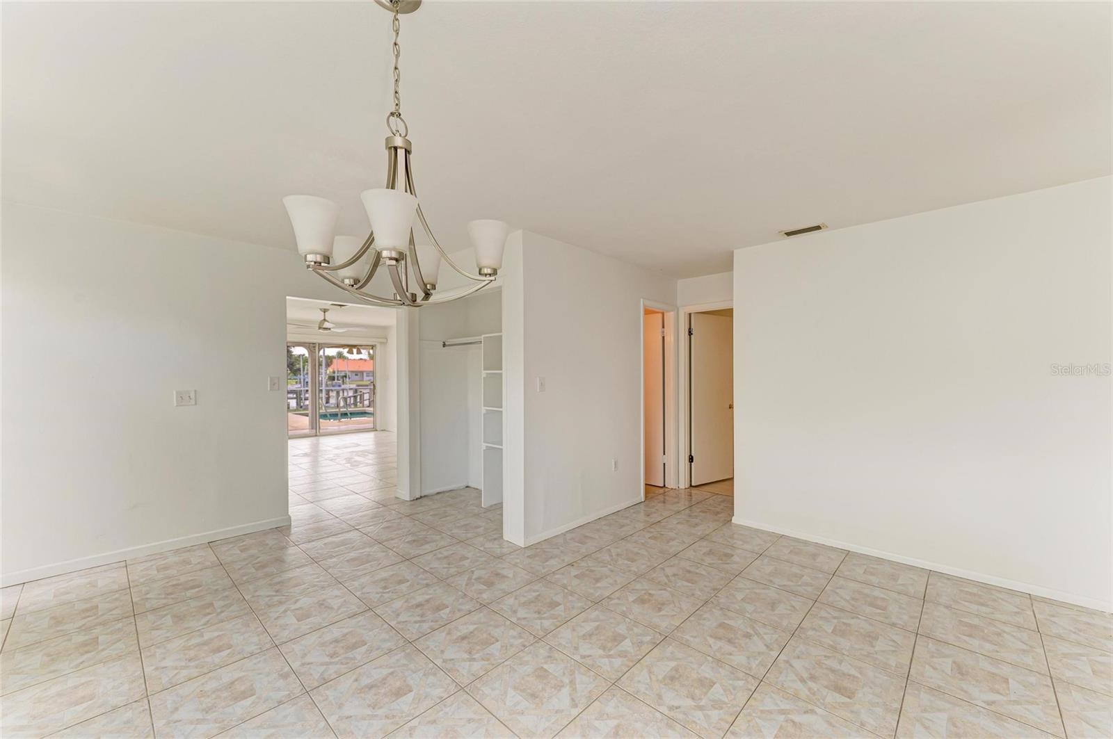 Image 23 of 99 For 136 Bayview Drive