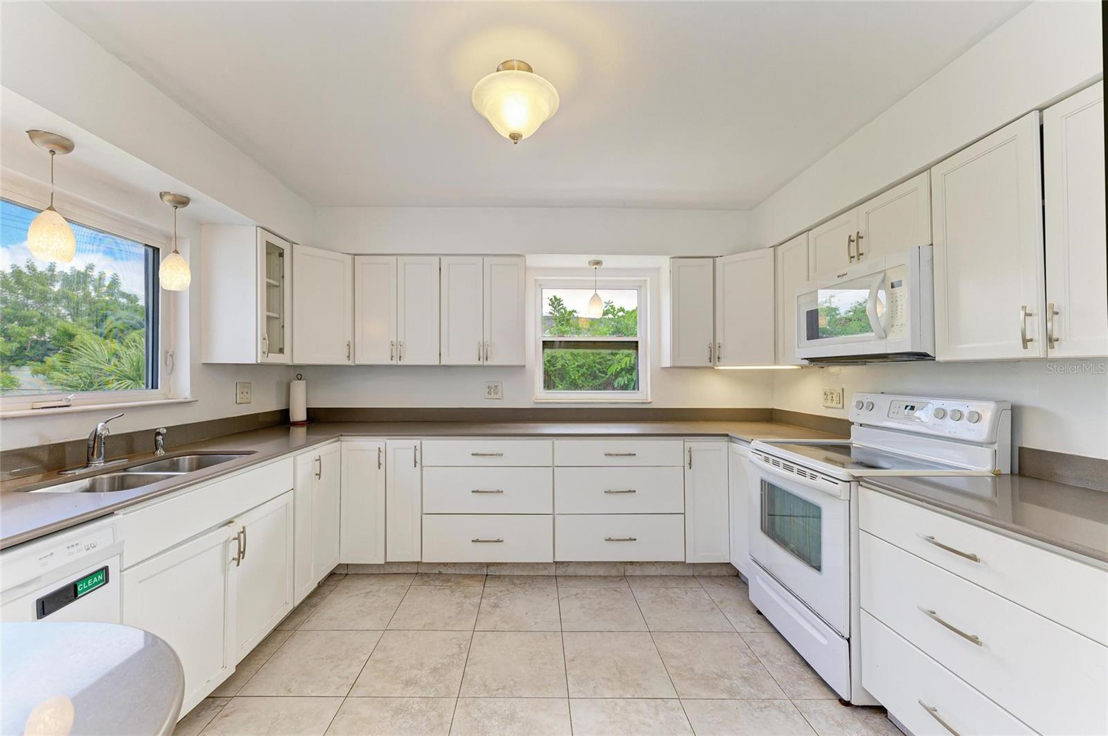 Image 24 of 99 For 136 Bayview Drive