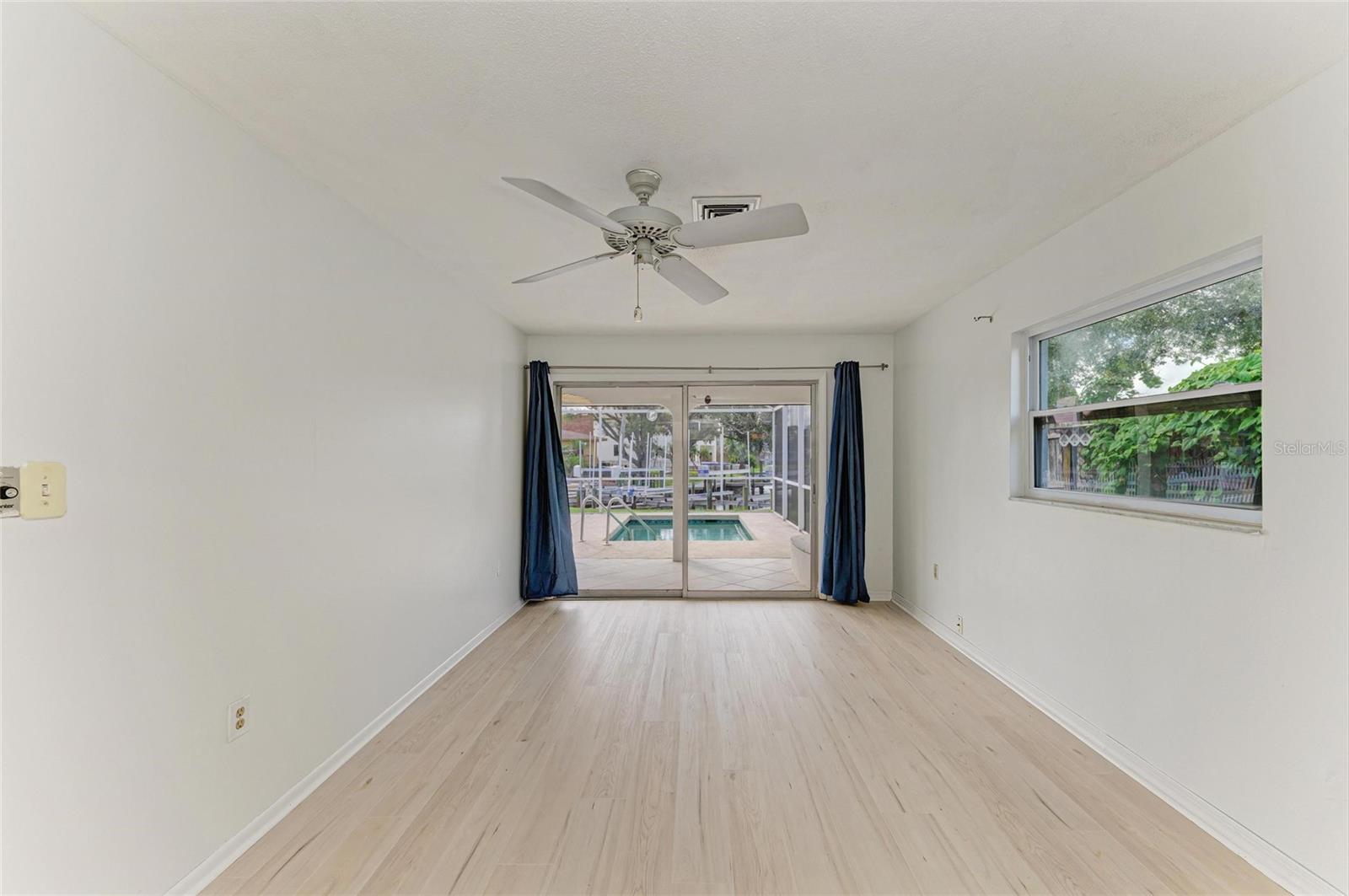 Image 35 of 99 For 136 Bayview Drive