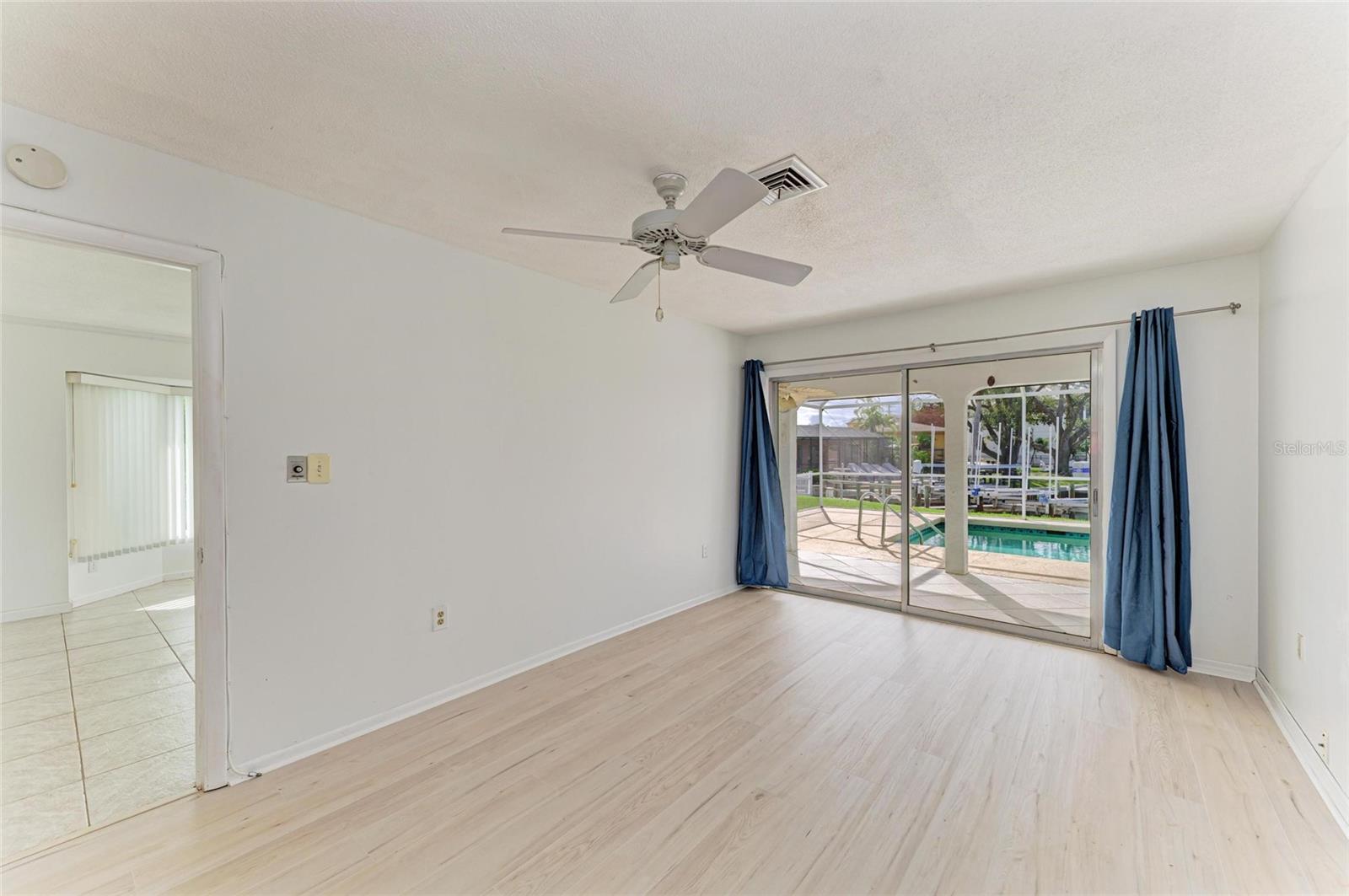 Image 36 of 99 For 136 Bayview Drive