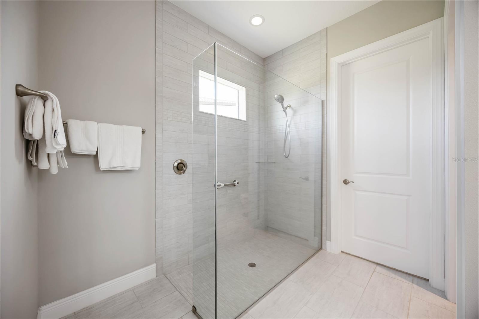 Image 26 of 66 For 10656 Glencorse Terrace