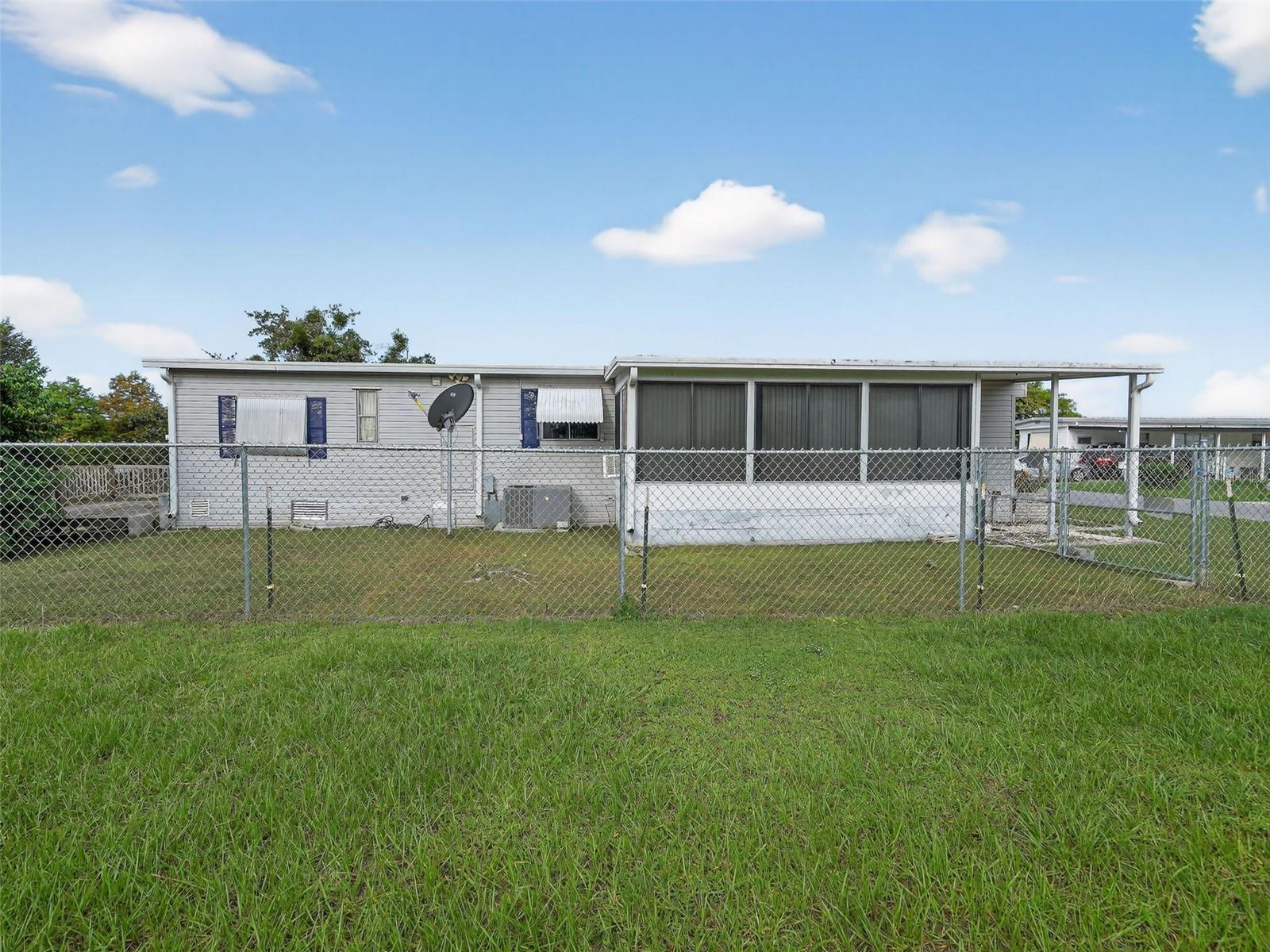 Image 4 of 17 For 358 Caloosa Court