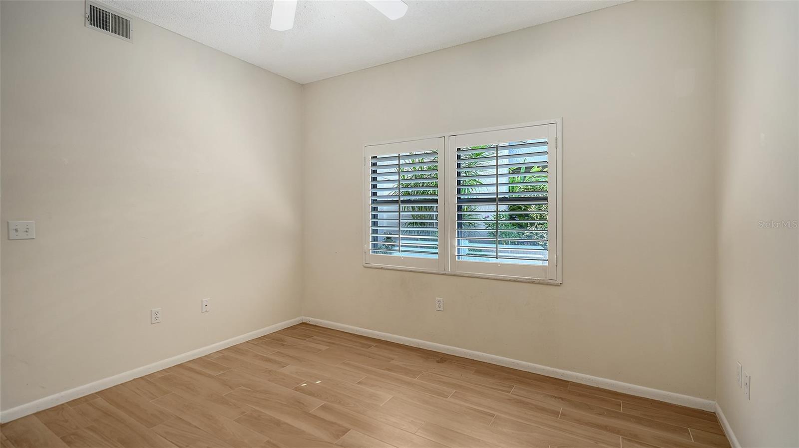 Image 24 of 68 For 1603 Starling Drive 101