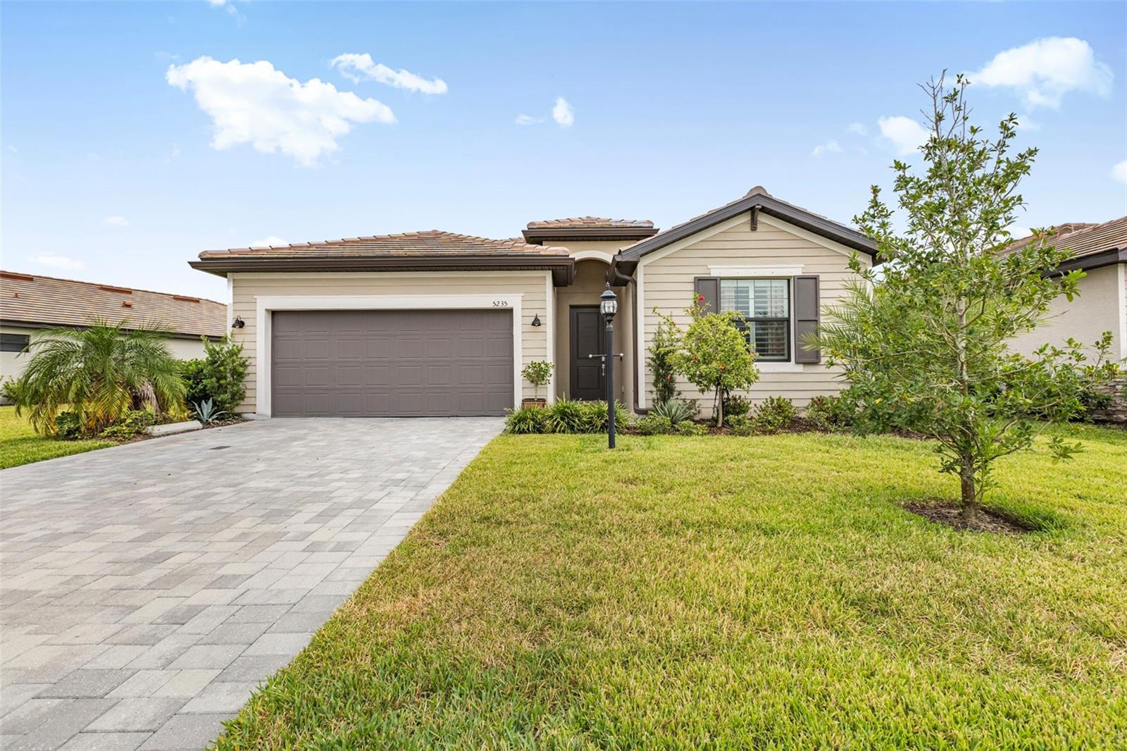 Image 3 of 46 For 5235 Coral Reef Way