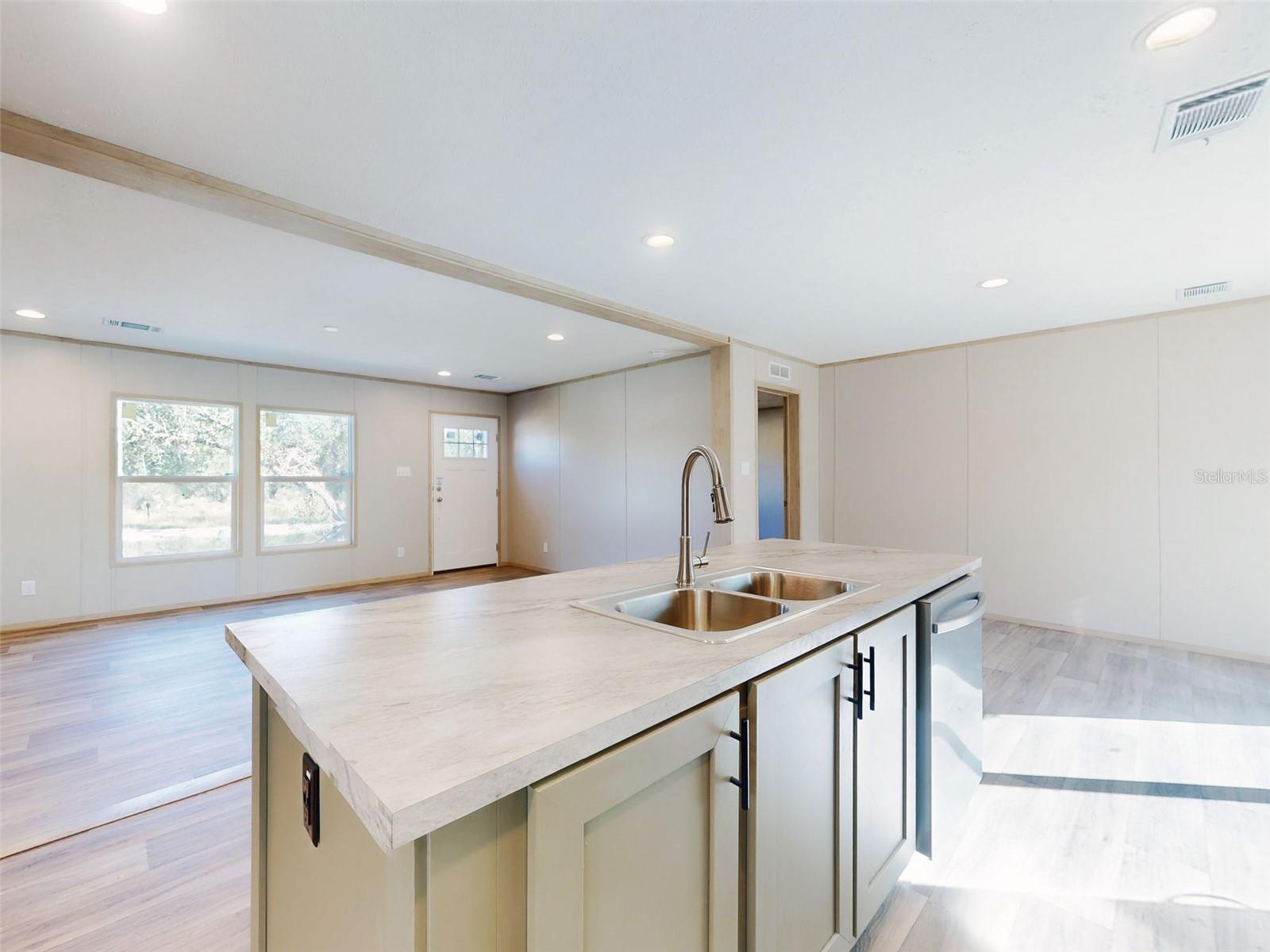 Image 14 of 67 For 660 131 Avenue