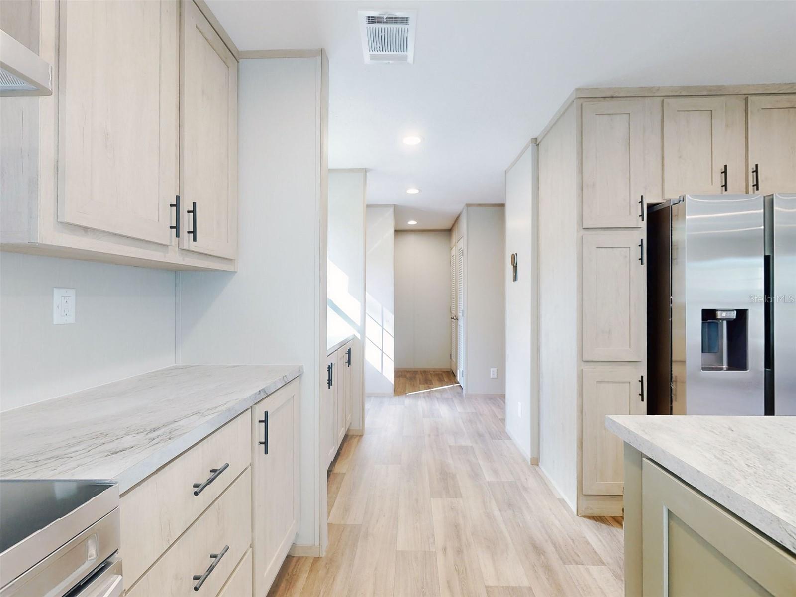 Image 15 of 67 For 660 131 Avenue