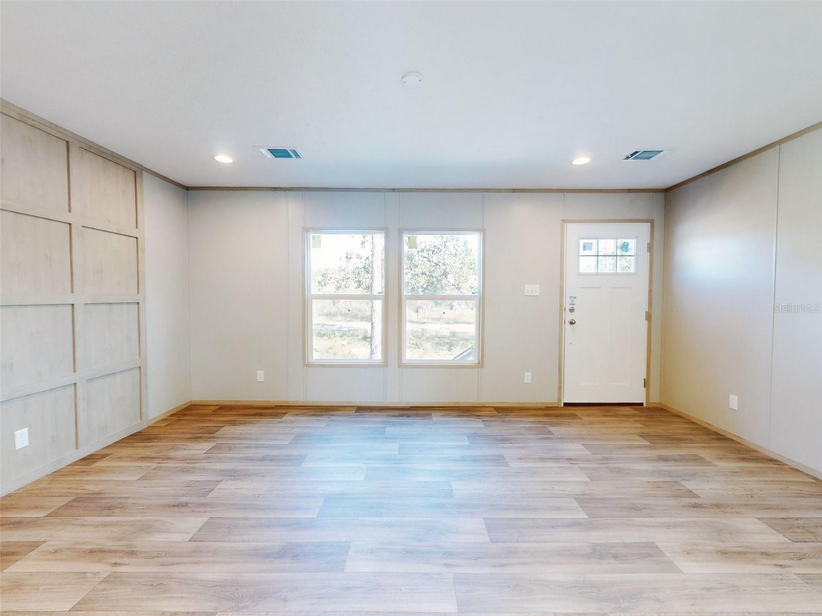 Image 18 of 67 For 660 131 Avenue