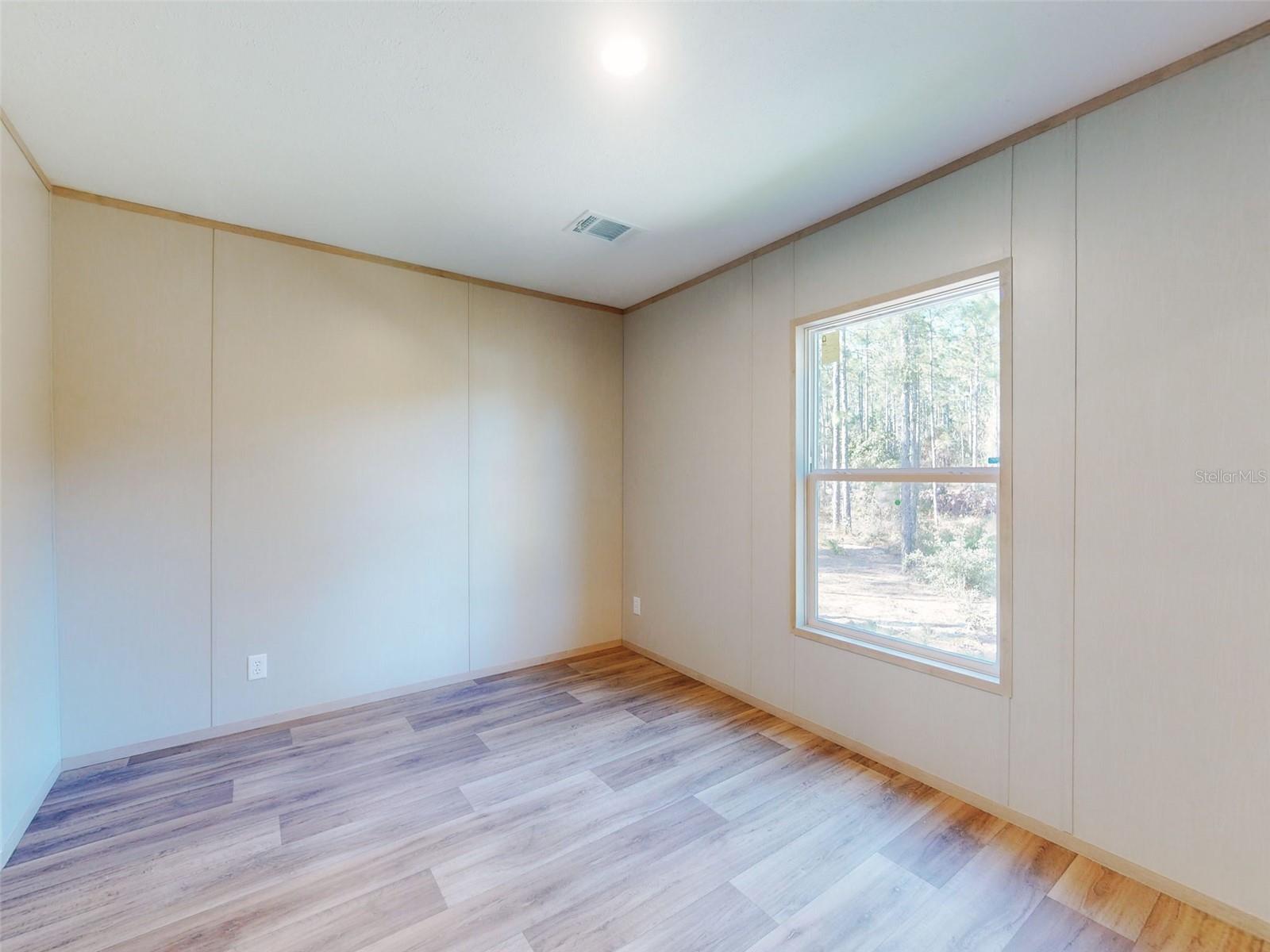 Image 30 of 67 For 660 131 Avenue