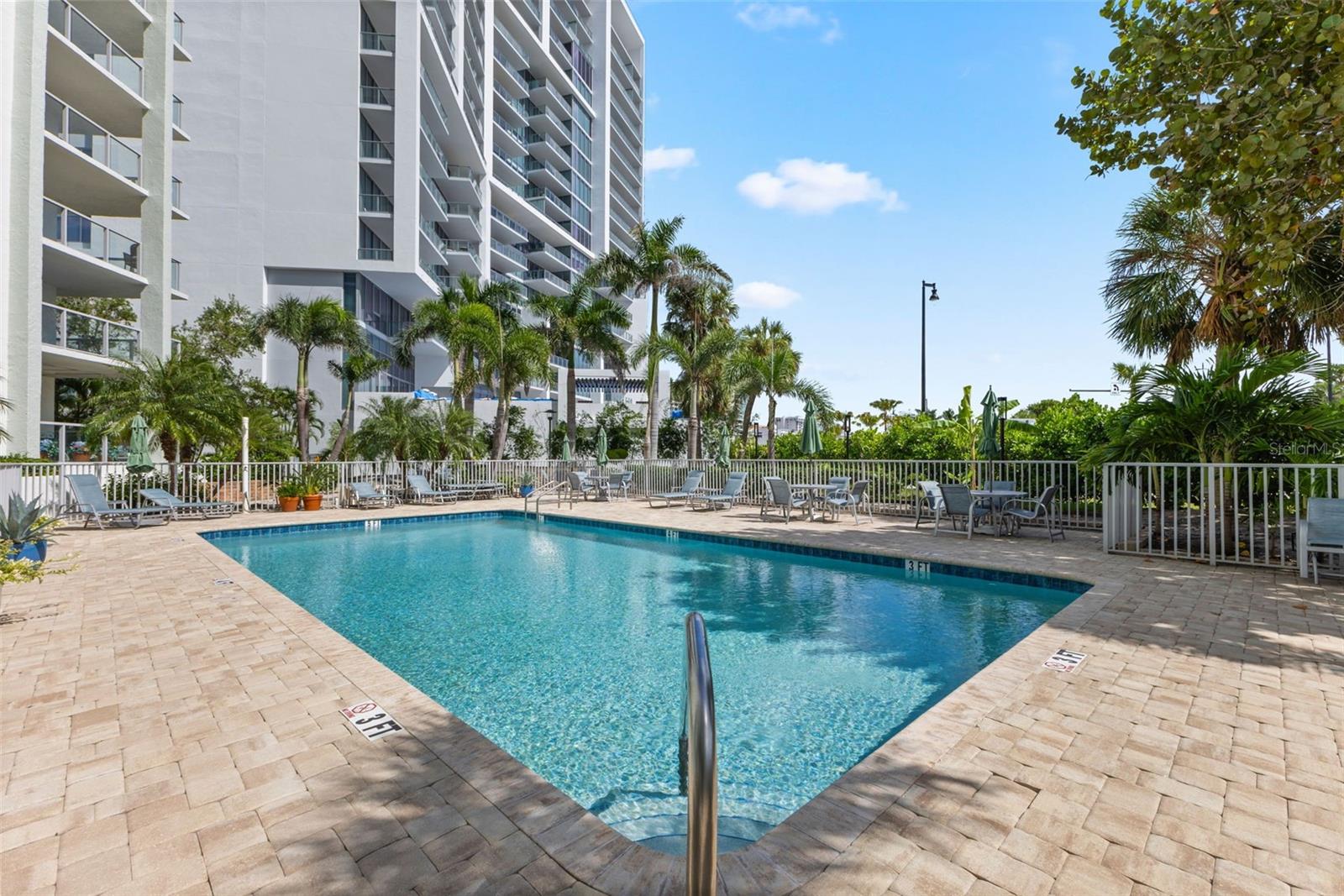 Image 38 of 62 For 1111 Gulfstream Avenue 6b