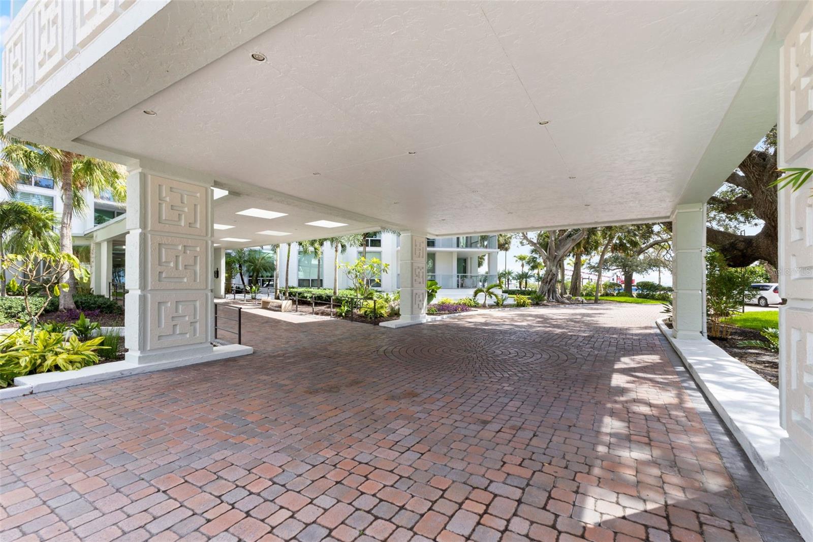 Image 7 of 62 For 1111 Gulfstream Avenue 6b